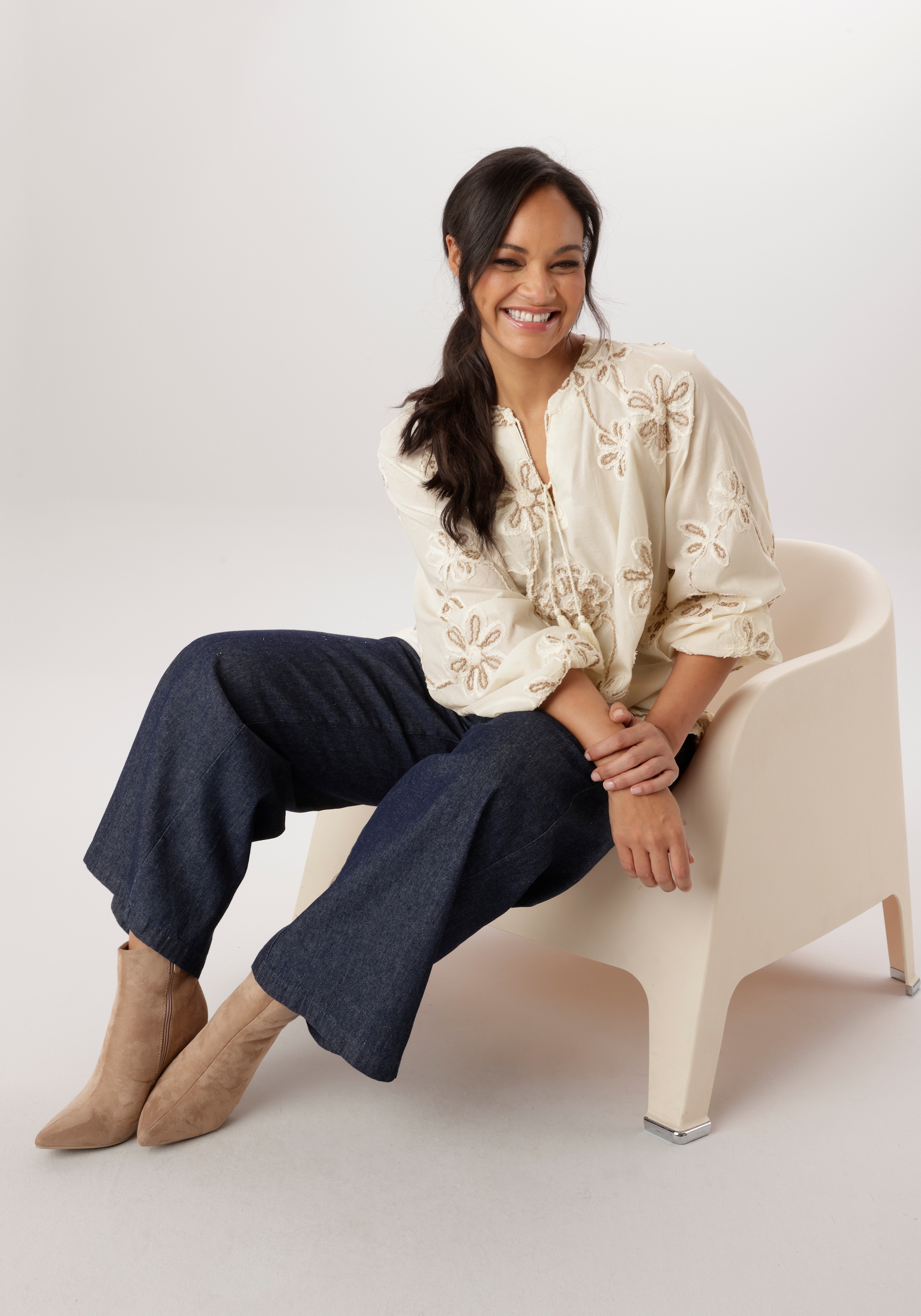 Aniston PLUS Blouse à enfiler mit schöner toniger Stickerei - NEUE KOLLEKTION