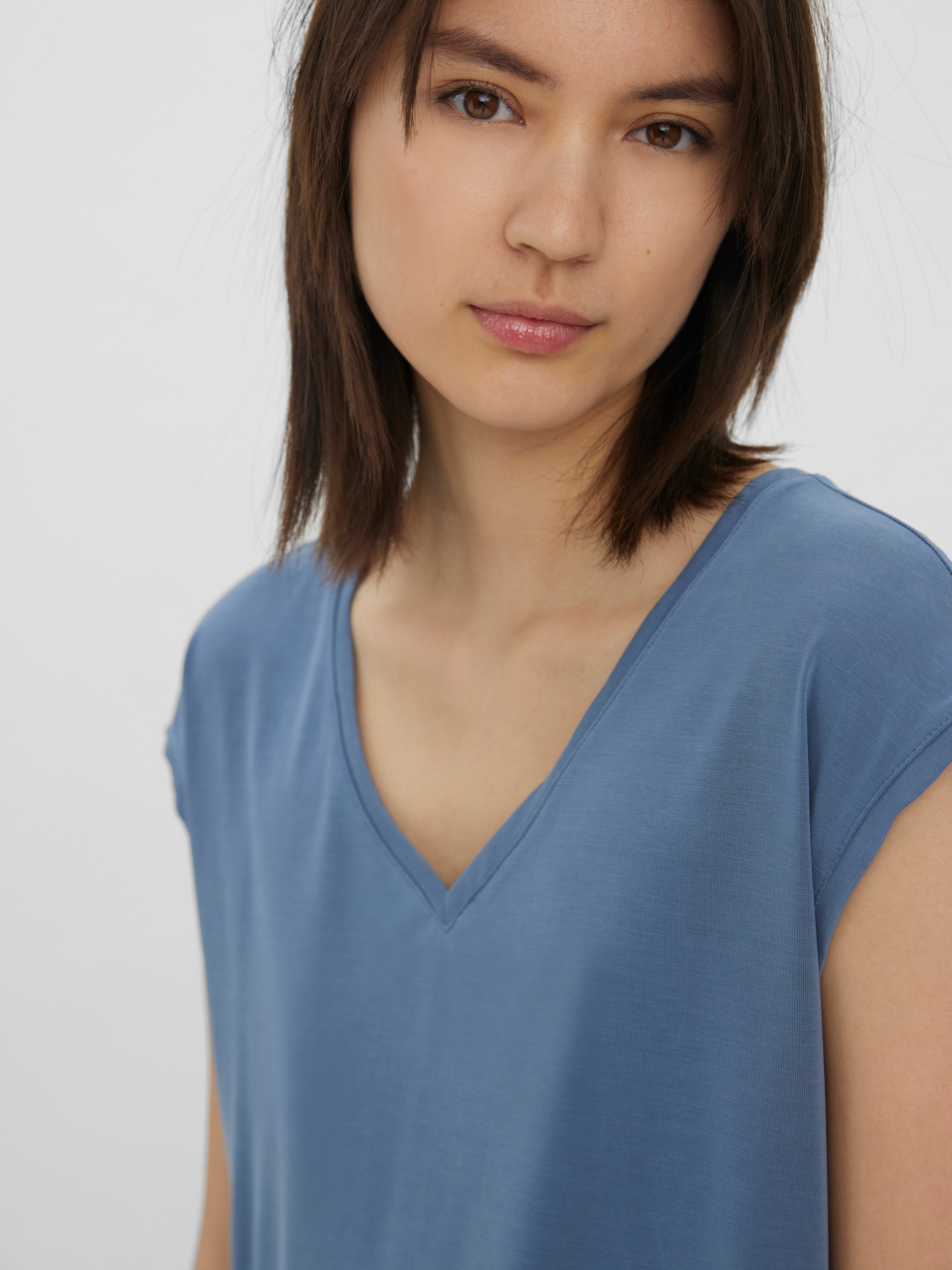 Vero Moda T-shirt en V »VMFILLI SS V-NECK TEE GA NOOS« Materialmix, relaxed fit