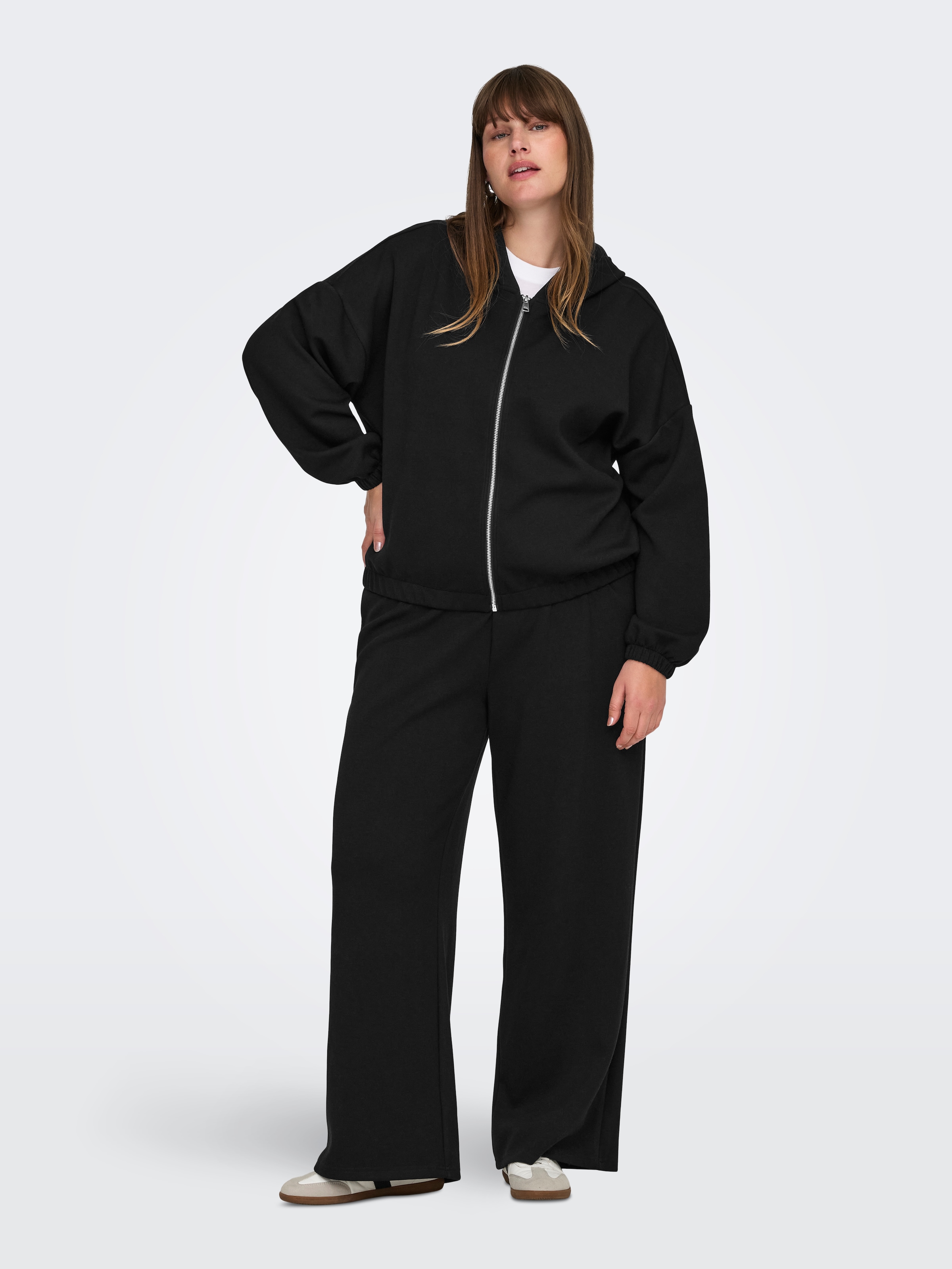 ONLY CARMAKOMA Sweat à capuche »CARSCARLETT LS ELASTIC ZIP HOOD SWT NOOS«
