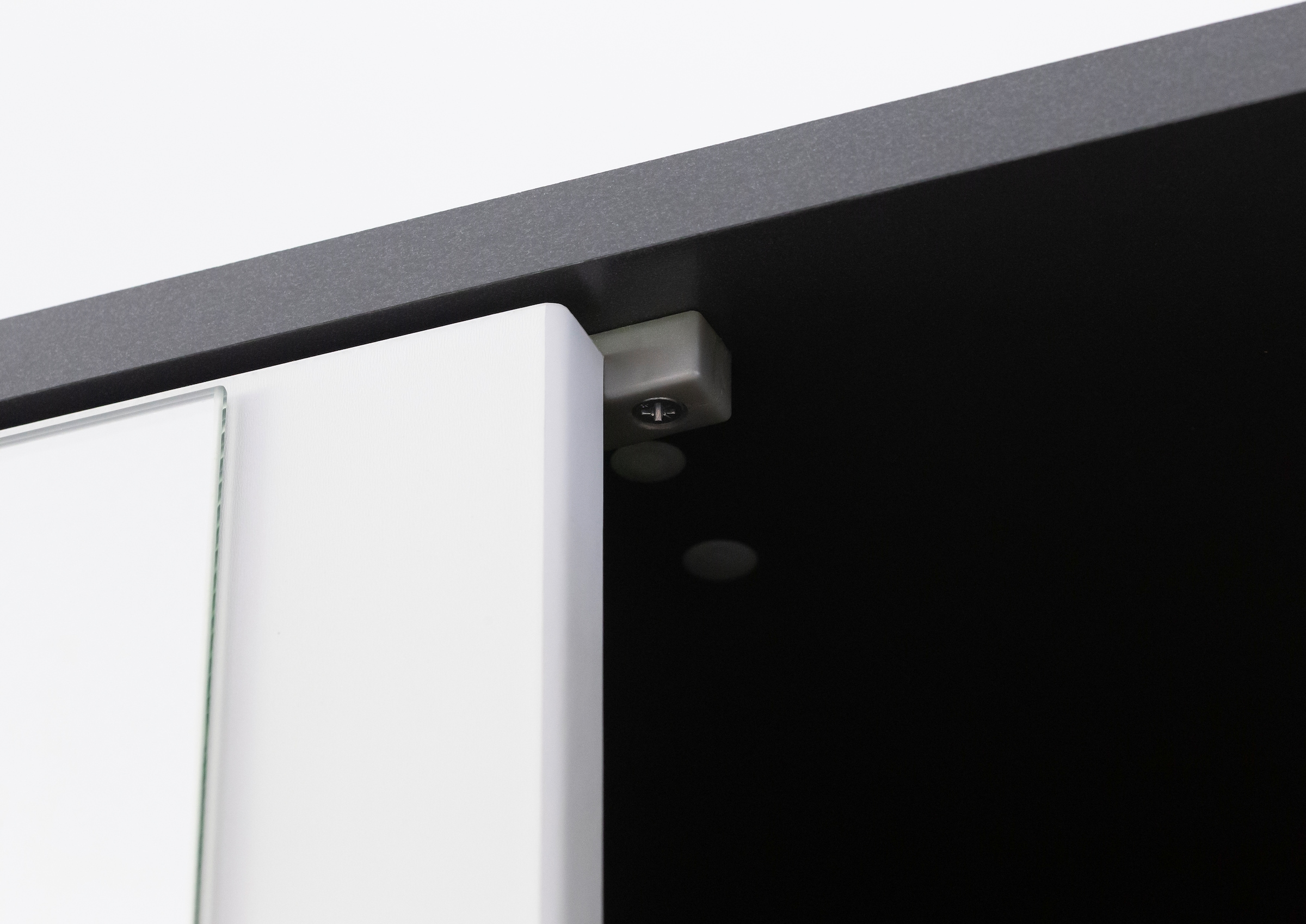 rauch Drehtürenschrank »Kleiderschrank Schrank Garderobe Wäscheschrank NAGATA mit Spiegel« in 3 verschiedenen Ausstattungen BASIC/CLASSIC/PREMIUM,  und modernen Stangengriffen in Graumetallic TOPSELLER MADE IN GERMANY