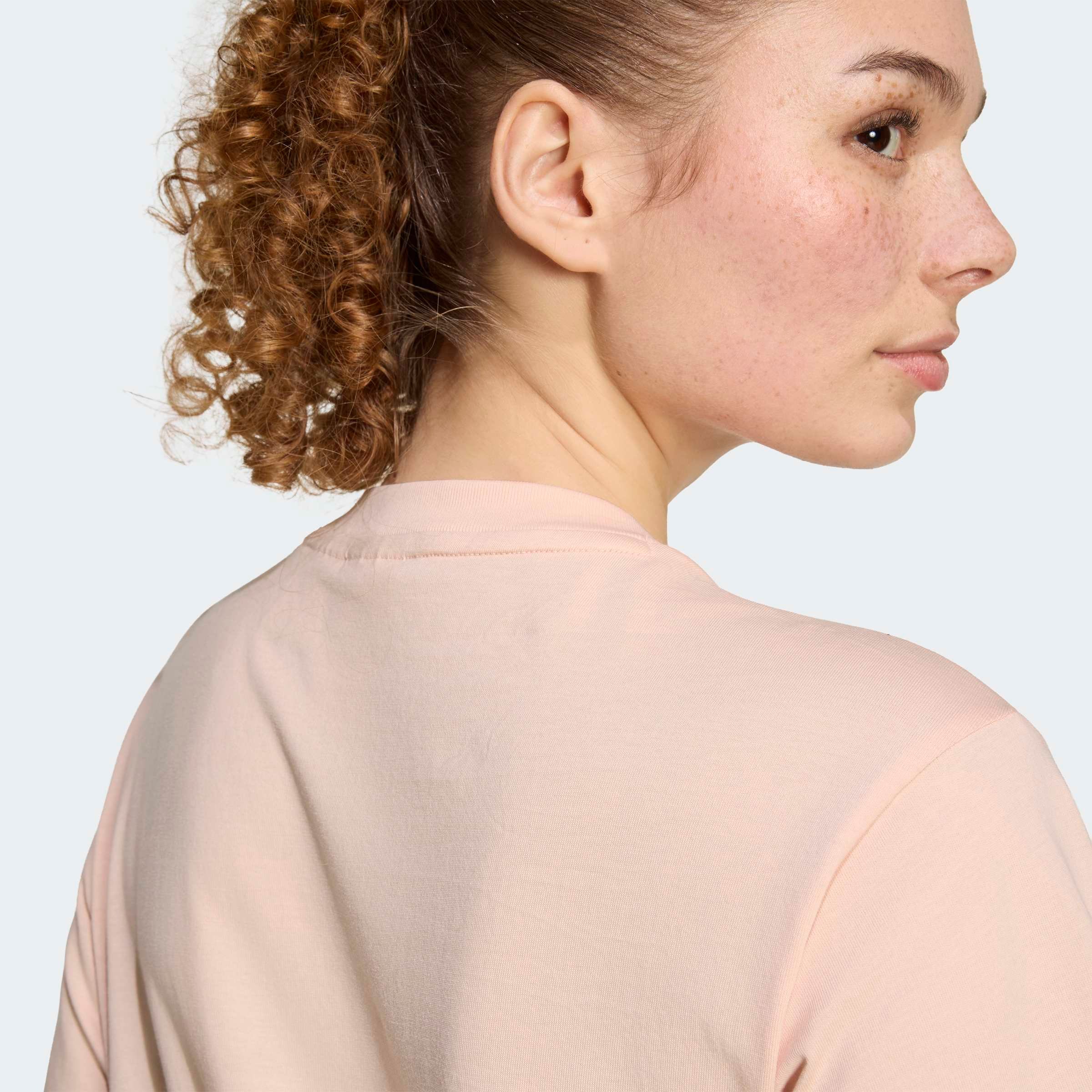 adidas Sportswear T-shirt »ESSENTIALS BAUMWOLL-, KLEINES LOGO« Basic Design, Rundhalsausschnitt, mit kleinem 3-Streifen Logo