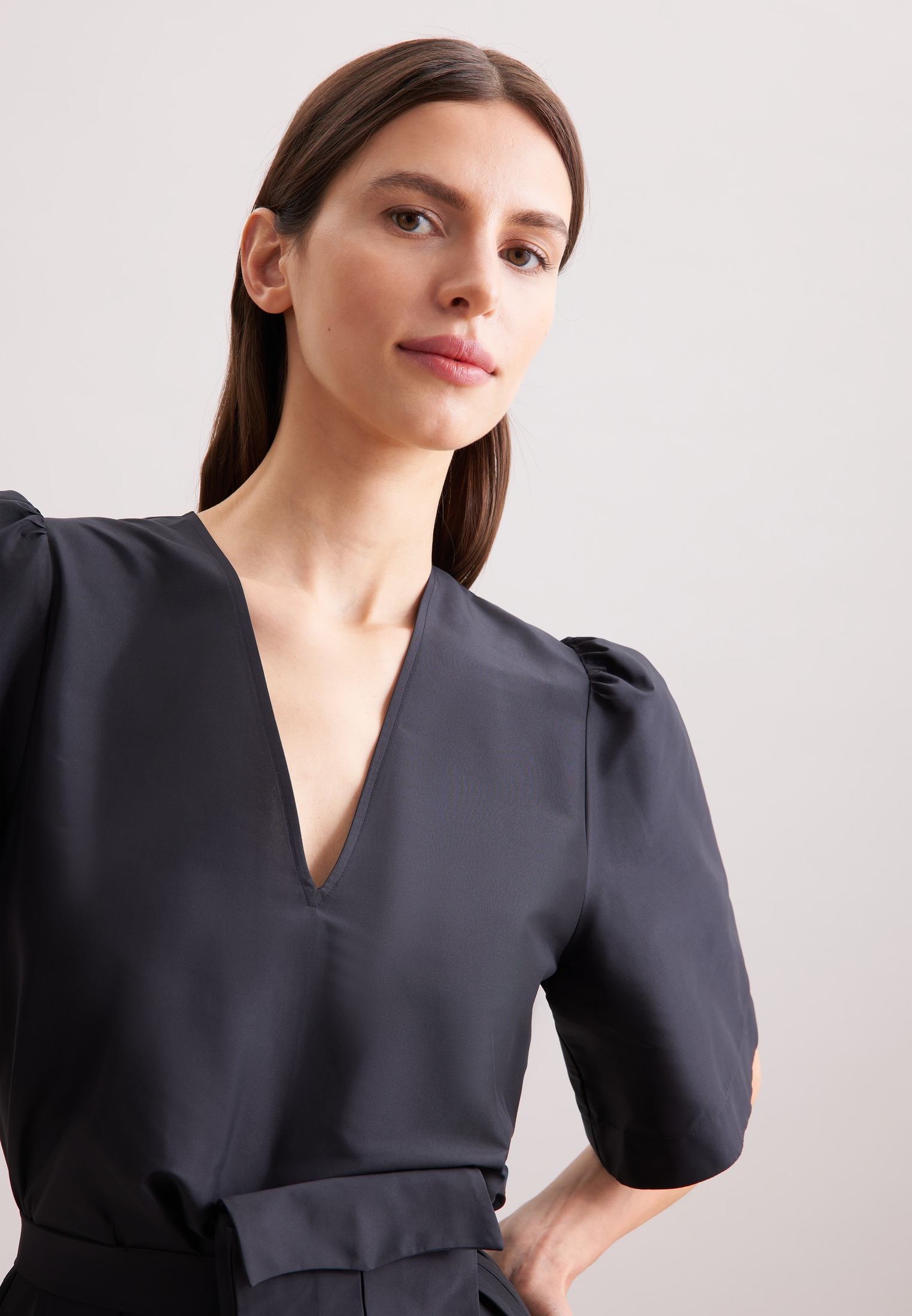 seidensticker Robe d'été »Schwarze Rose« V-Neck Uni