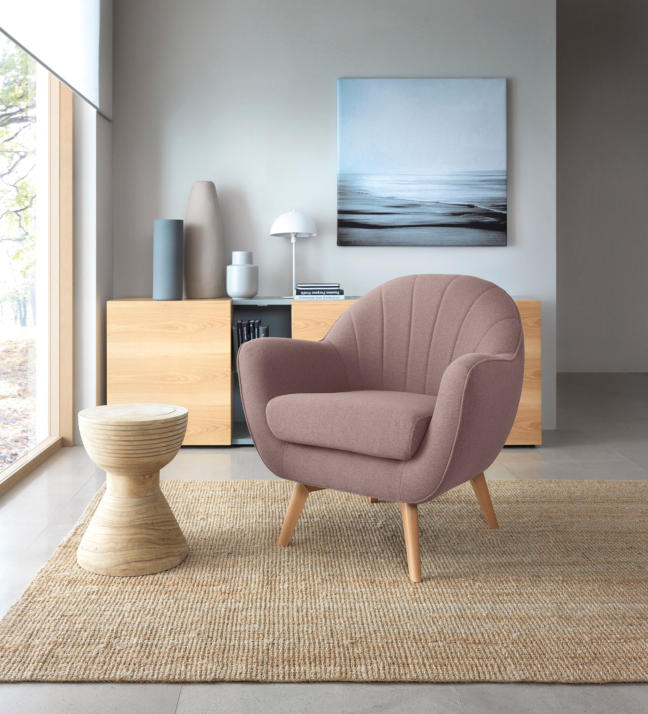TRENDMANUFAKTUR Fauteuil »Fuelta, Loungesessel, organische Formensprache, bequem, Solitärsessel« avec couture apparente et beaux pieds en bois
