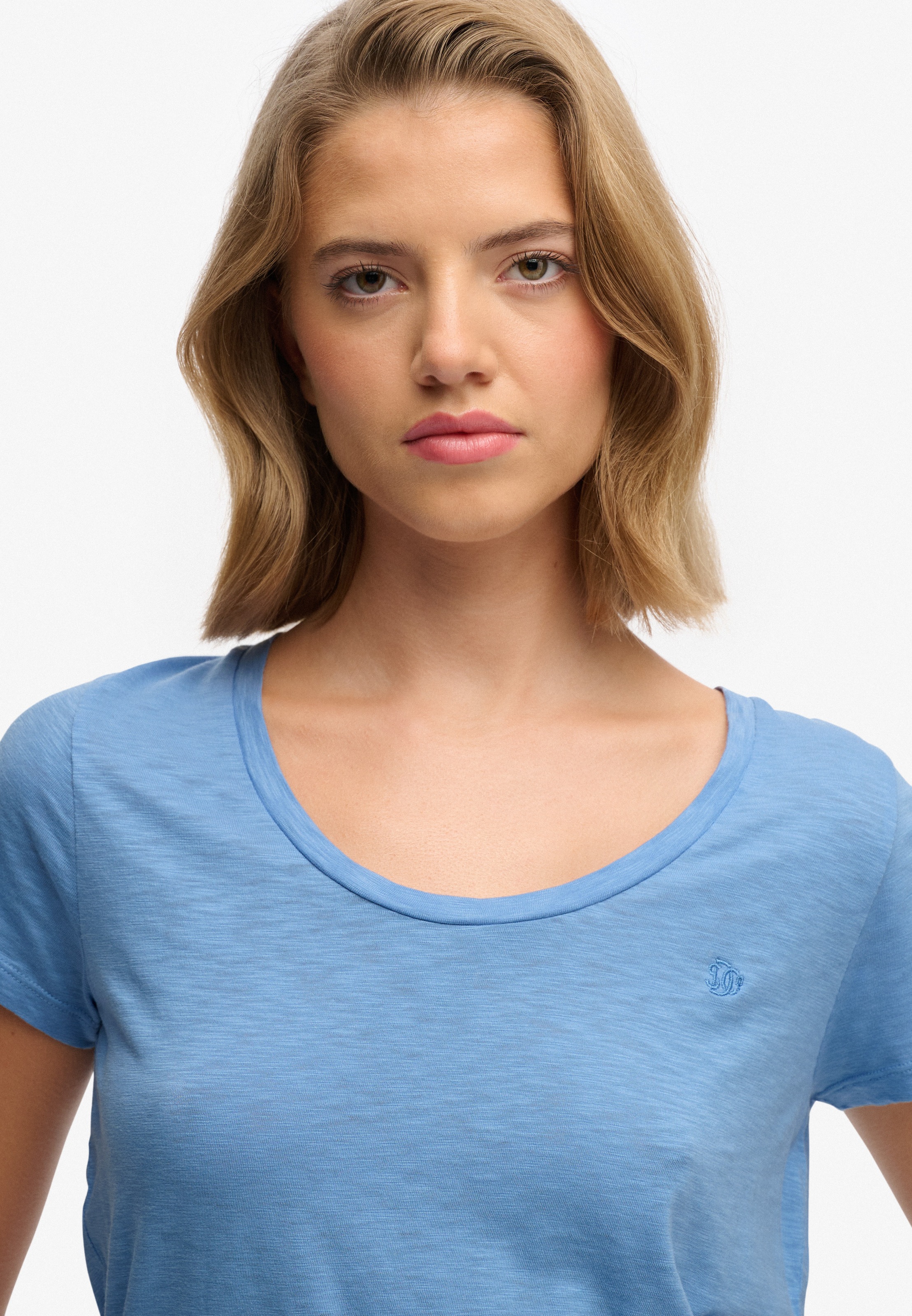 Superdry T-Shirt »STUDIOS SCOOP NECK TEE« Baumwollmischung, regular fit