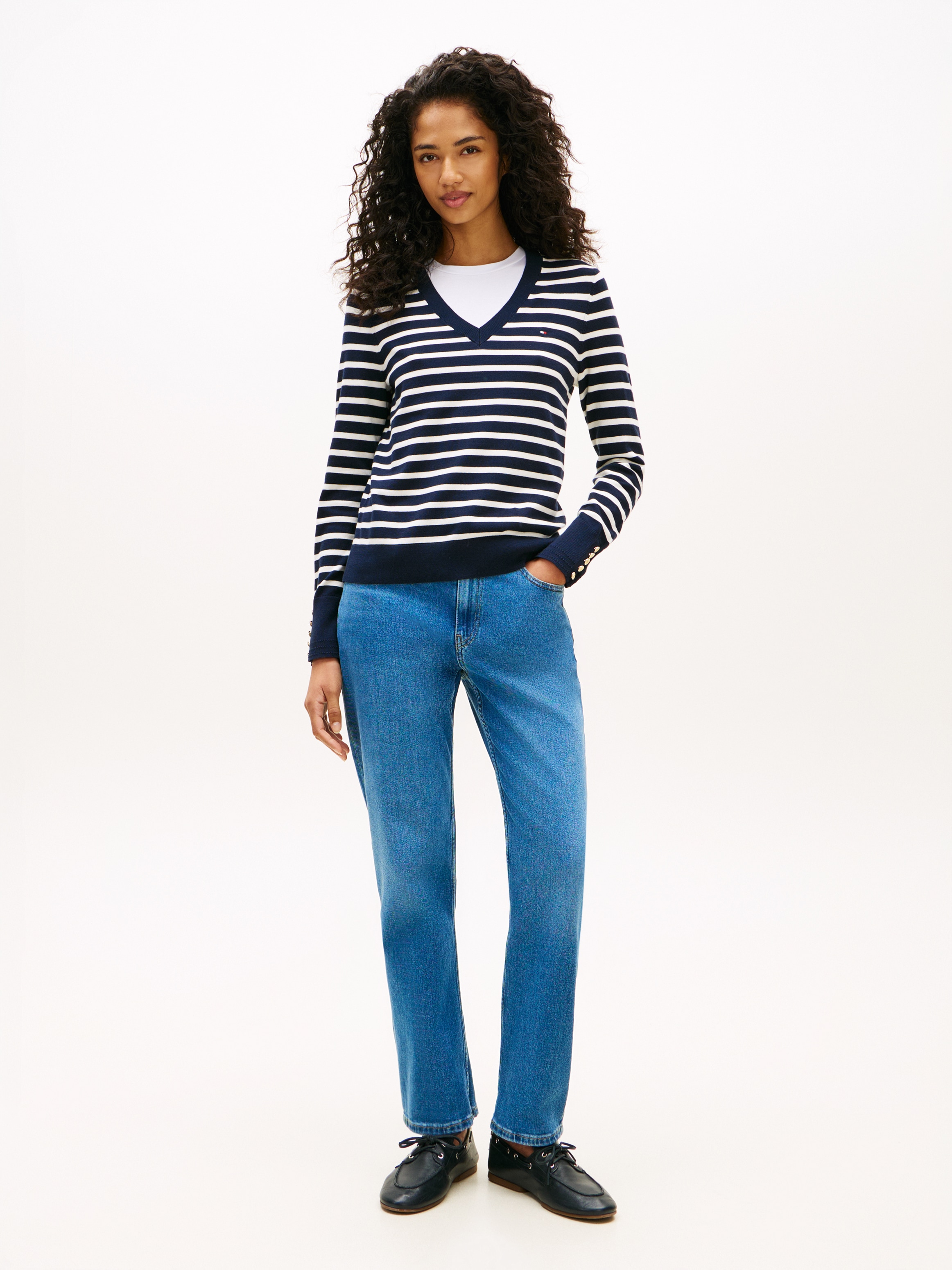 Tommy Hilfiger Strickpullover »STITCH V-NECK« mit Knopfdetail am Ärmel, Regular Fit