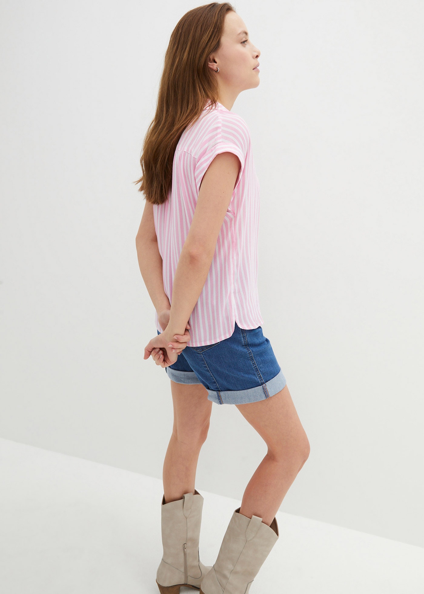 bonprix Blouse à manches courtes »Kurzarmbluse aus fliessender Viskose« Loose Fit, für einen luftigen Look, aus Viskose, gestreift