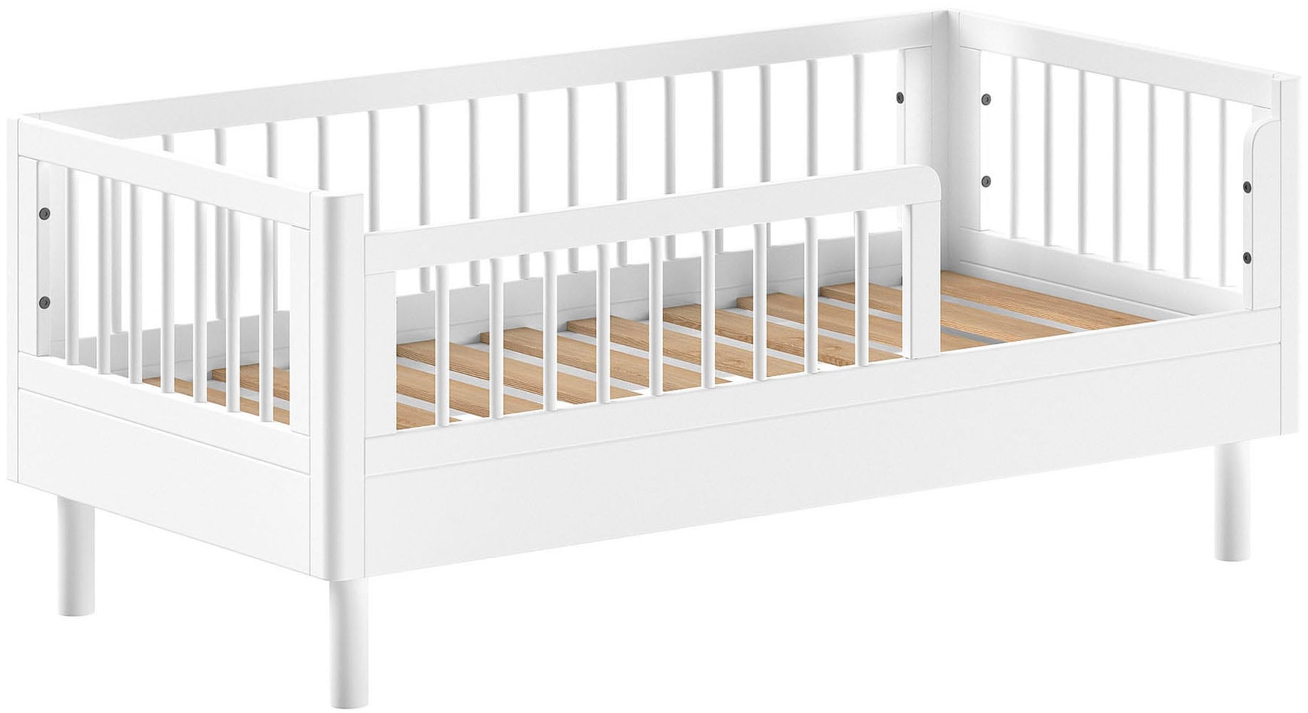 Vipack Lit d'enfant »Forrest Juniorbett 70/140 cm, mit Sprossen, Buche massiv« L/H/P env. 144x60x74 cm, avec sommier à lattes, laqué blanc,  avant avec protection anti-chute et entrée basse au lit