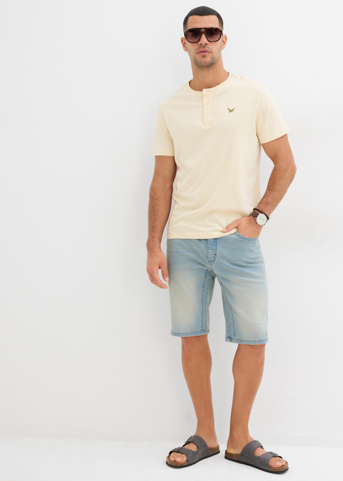 bonprix Bermuda  avec effet usé, coupe regular fit, en coton doux pour la peau