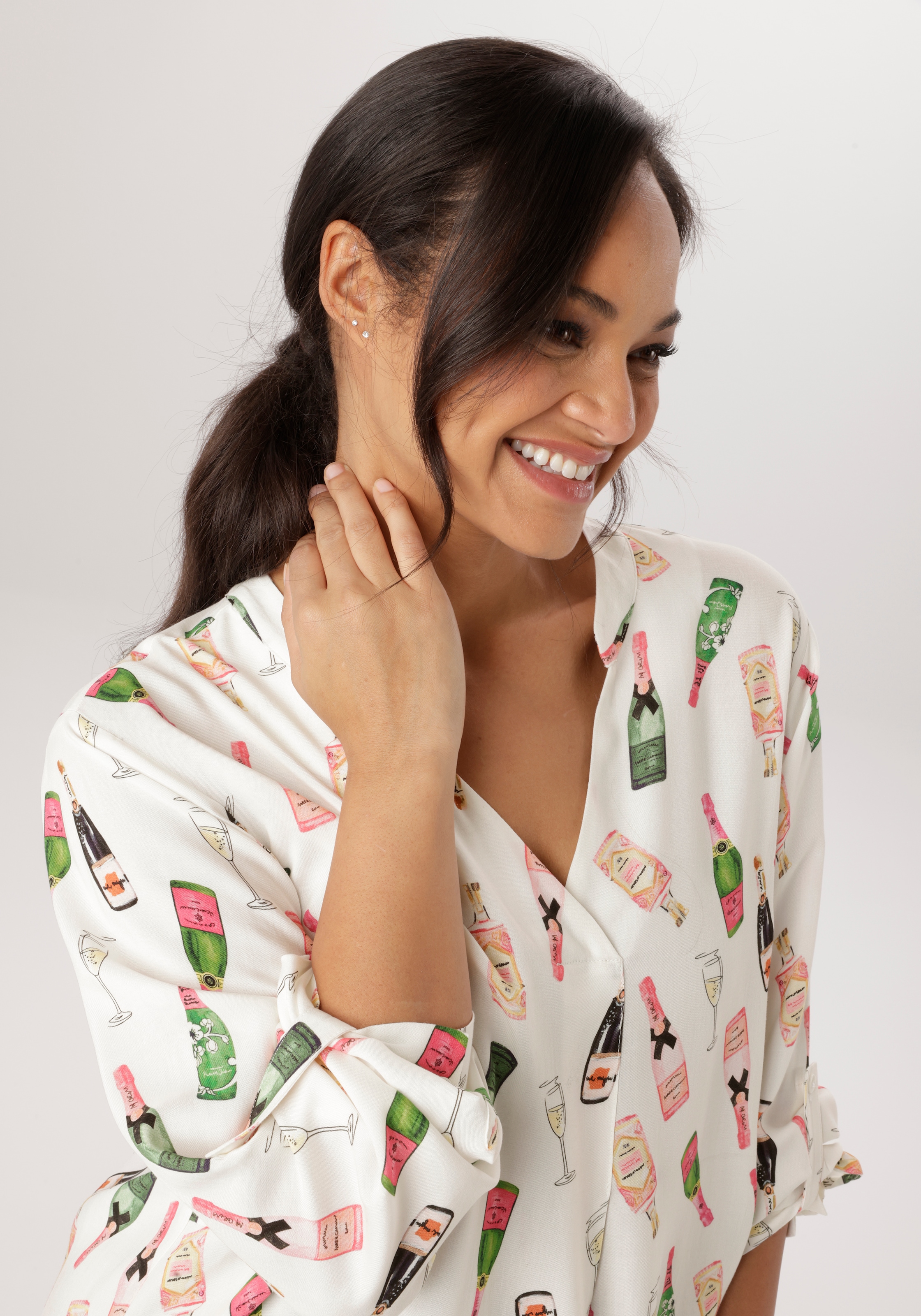 Aniston PLUS Blouse à enfiler mit Sektfläschchen bedruckt