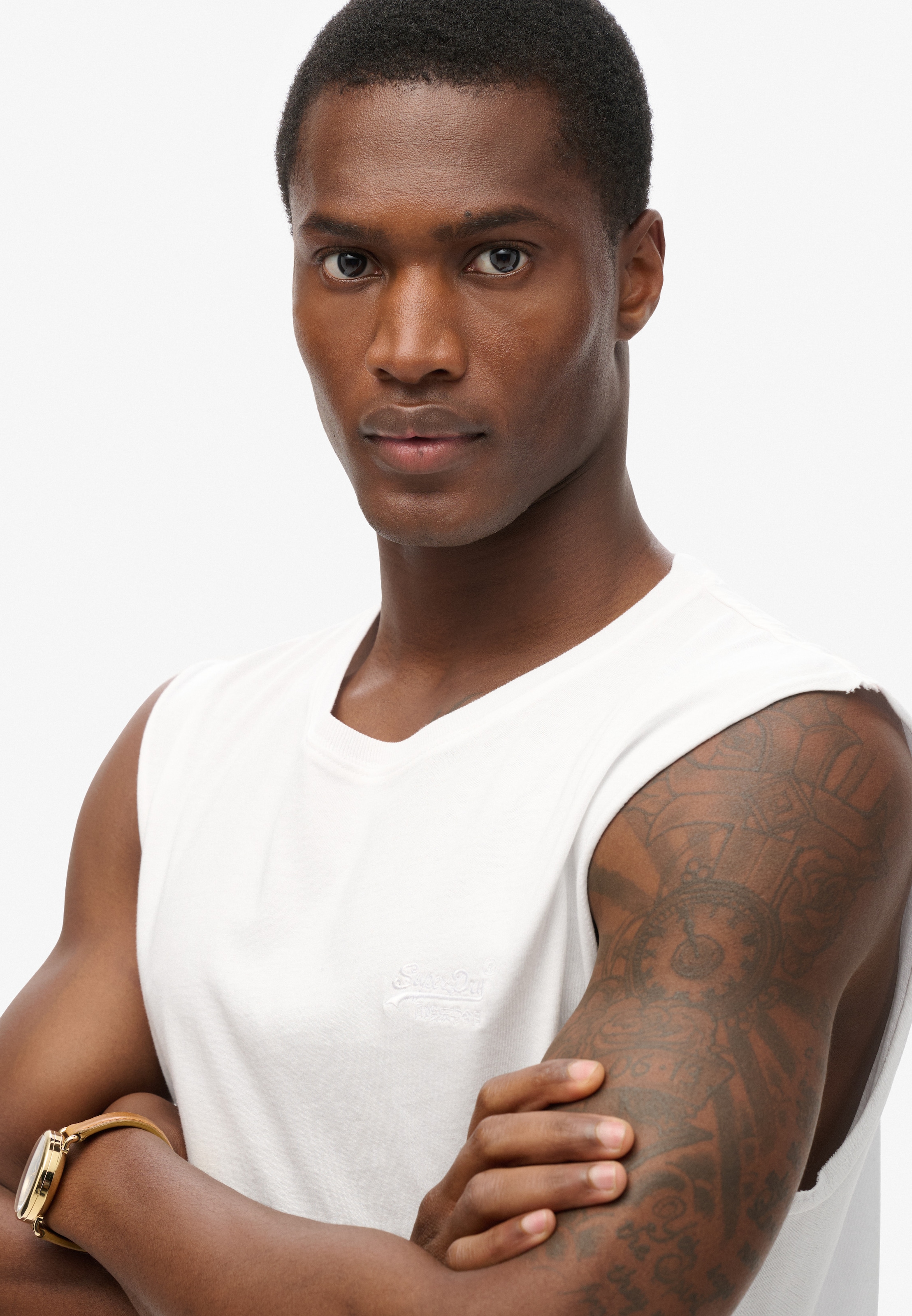 Superdry Tanktop »ESSENTIAL LOGO TANK UB« mit lockerer Passform, aus Baumwolle und Single Jersey
