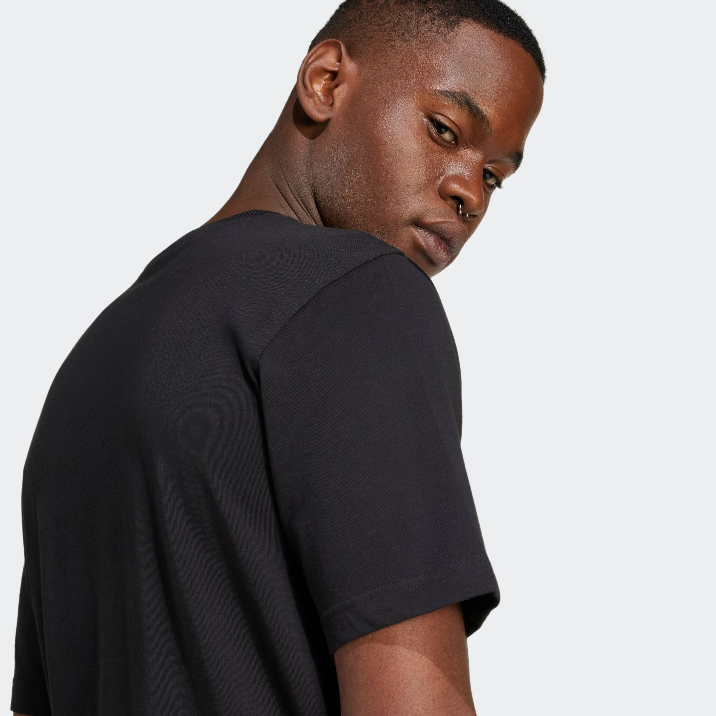 adidas Sportswear T-Shirt »CAMO LINEAR GRAPHIC« sportlicher Stil, kurzärmlig, Military-Style Design, aus Baumwolle