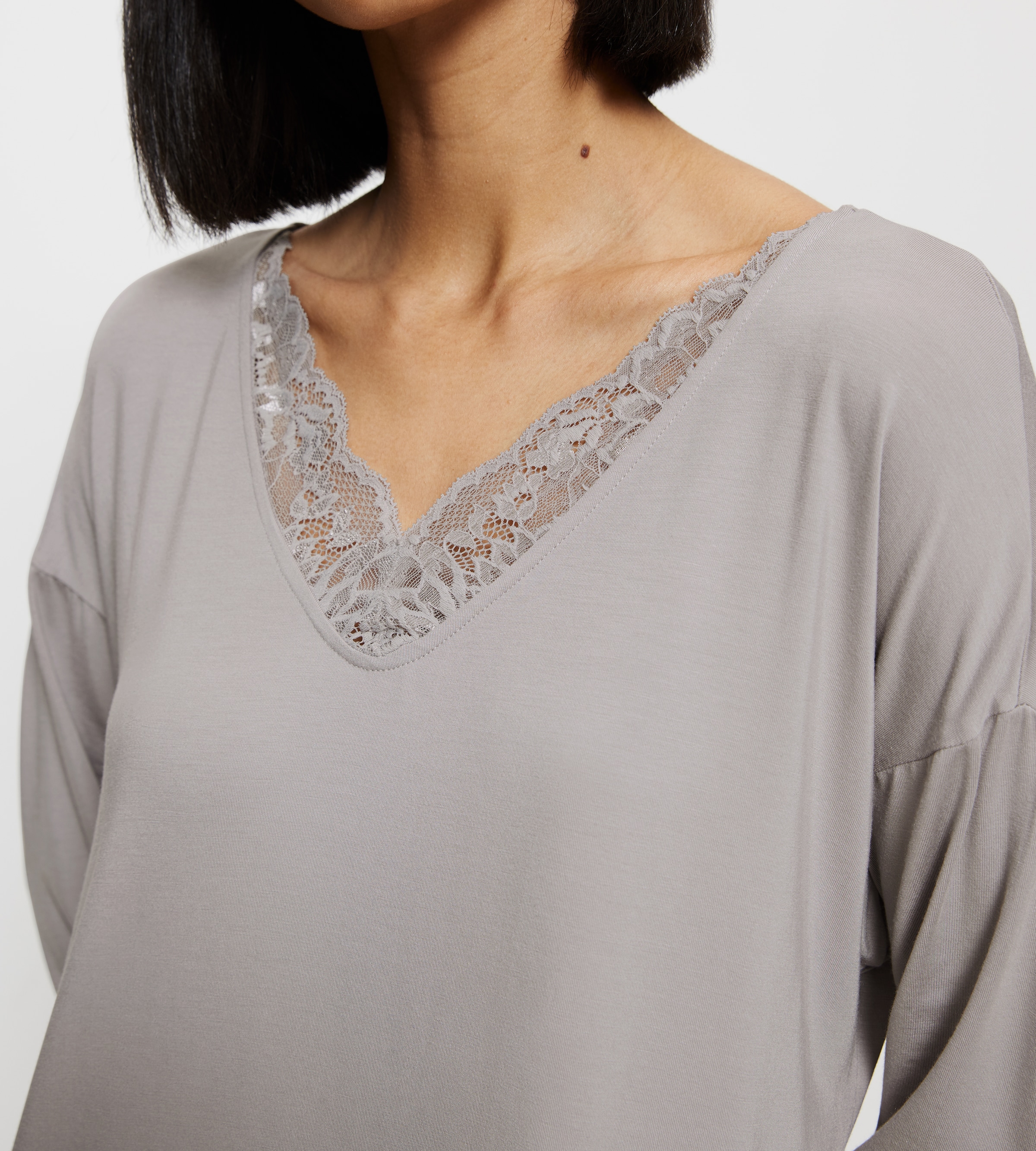 Triumph Nachthemd »Timeless Sensuality NDK LSL« Ohne Taschen atumgsaktiv und weich