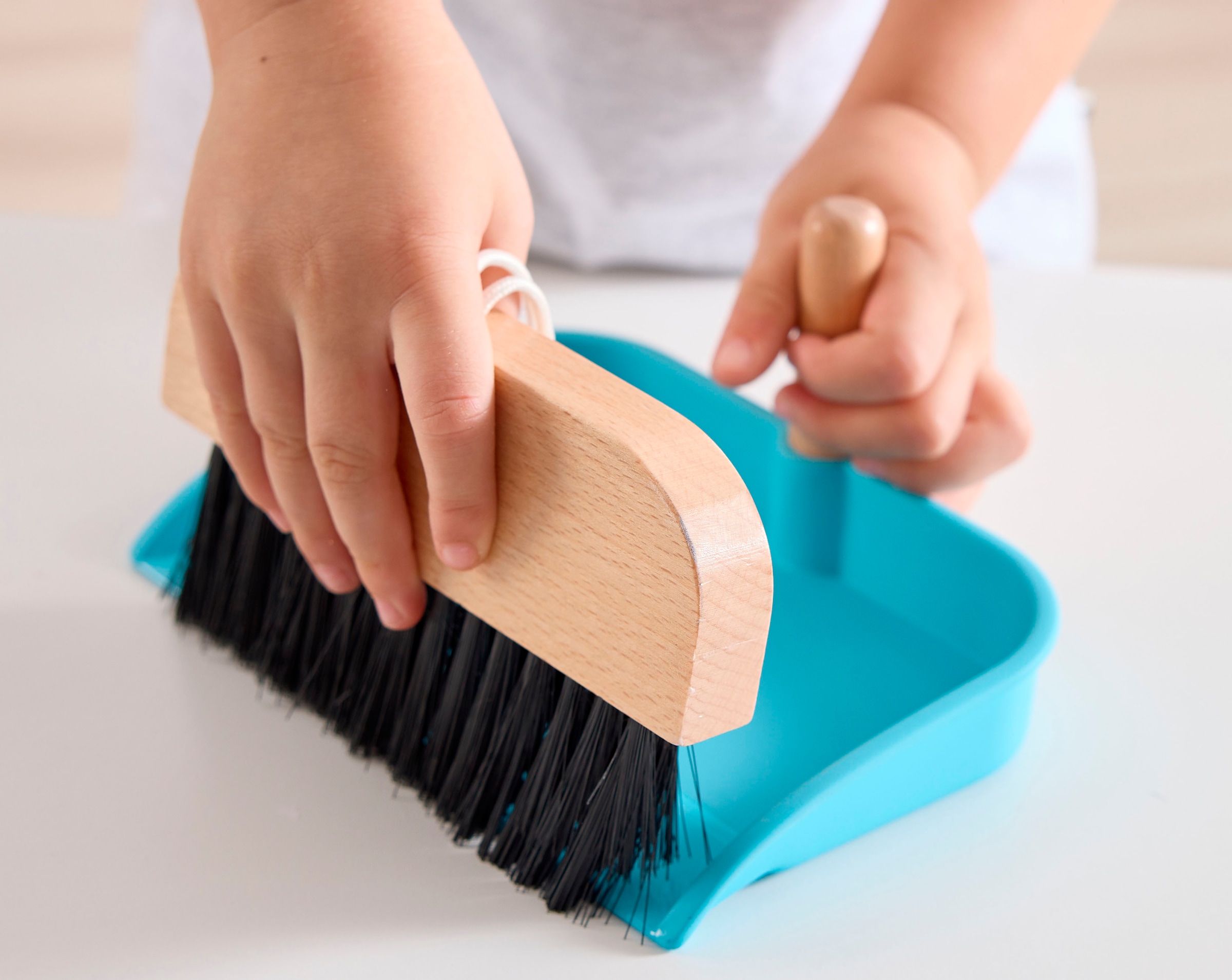 Hape Set de ménage pour enfants »Putzset«