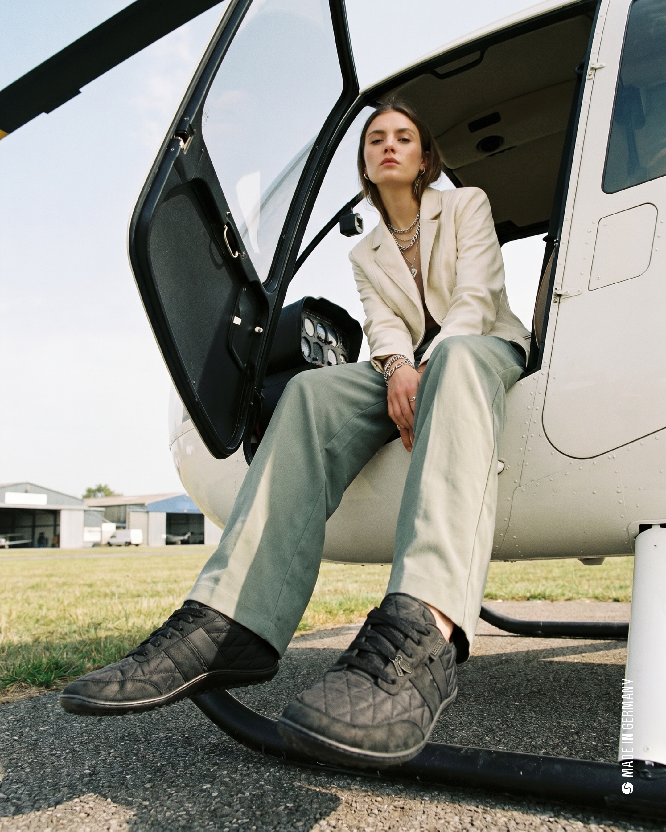 Leguano Chaussures pieds nus »NIGHTSTEP«  chaussure à lacets avec surpiqûres décoratives et pendentif logo