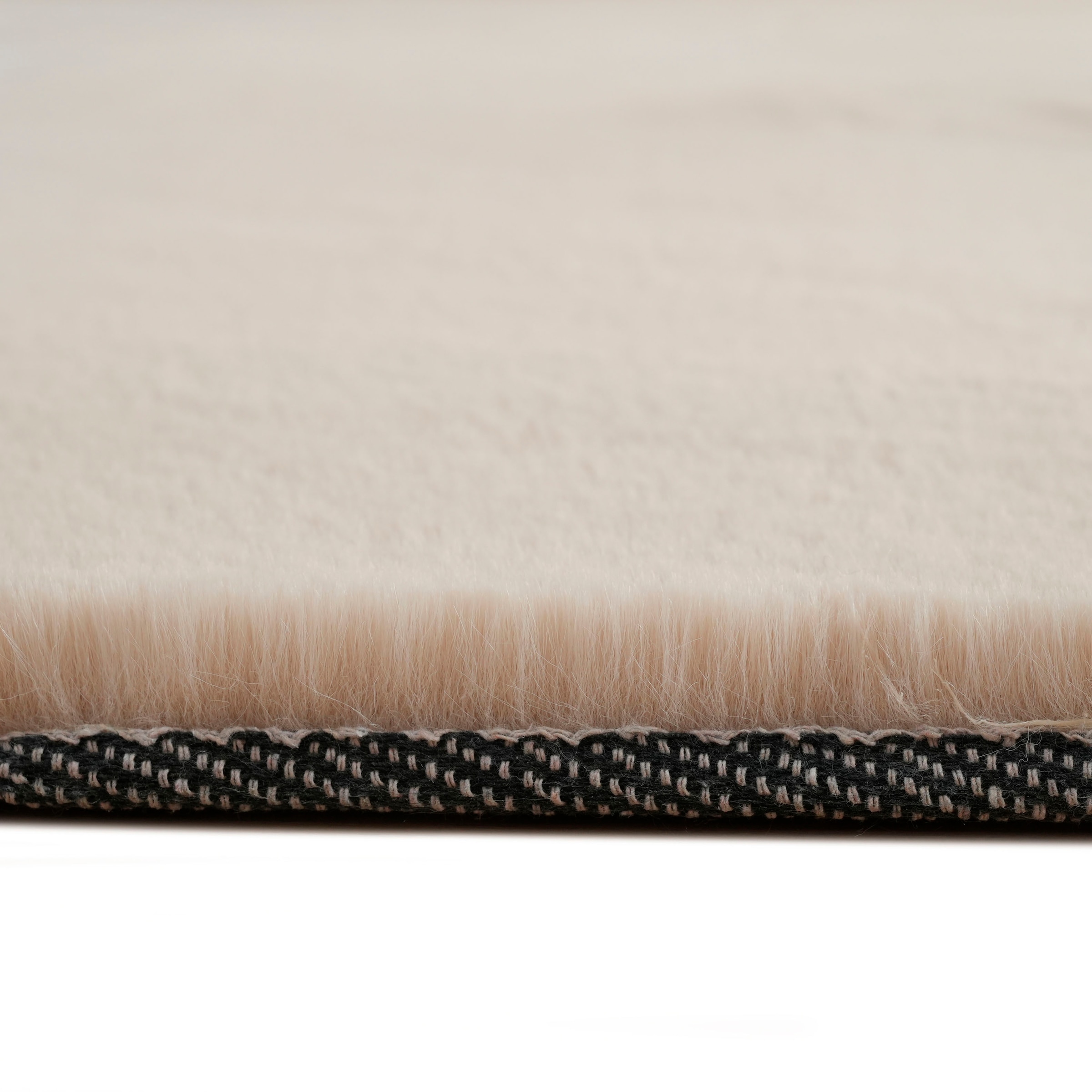 Bruno Banani Fellteppich »Rabbit 2, Kunstfell Teppich, Modern« rechteckig 25 mm Höhe Kaninchenfell-Haptik, sehr weich, Wohnzimmer, Schlafzimmer, Esszimmer