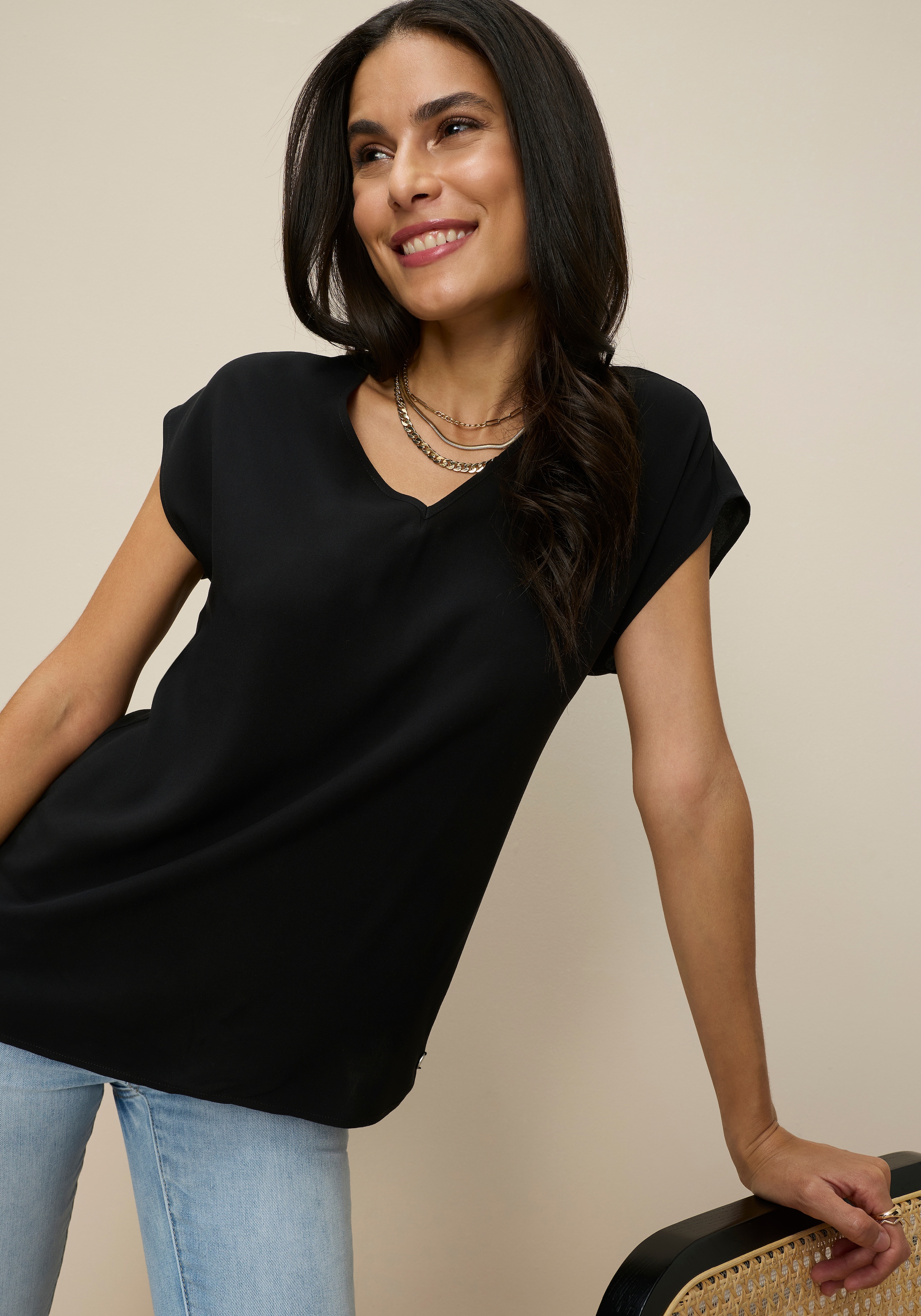 Tamaris Chemisier à chemise in Lässiger Form mit V-Ausschnitt