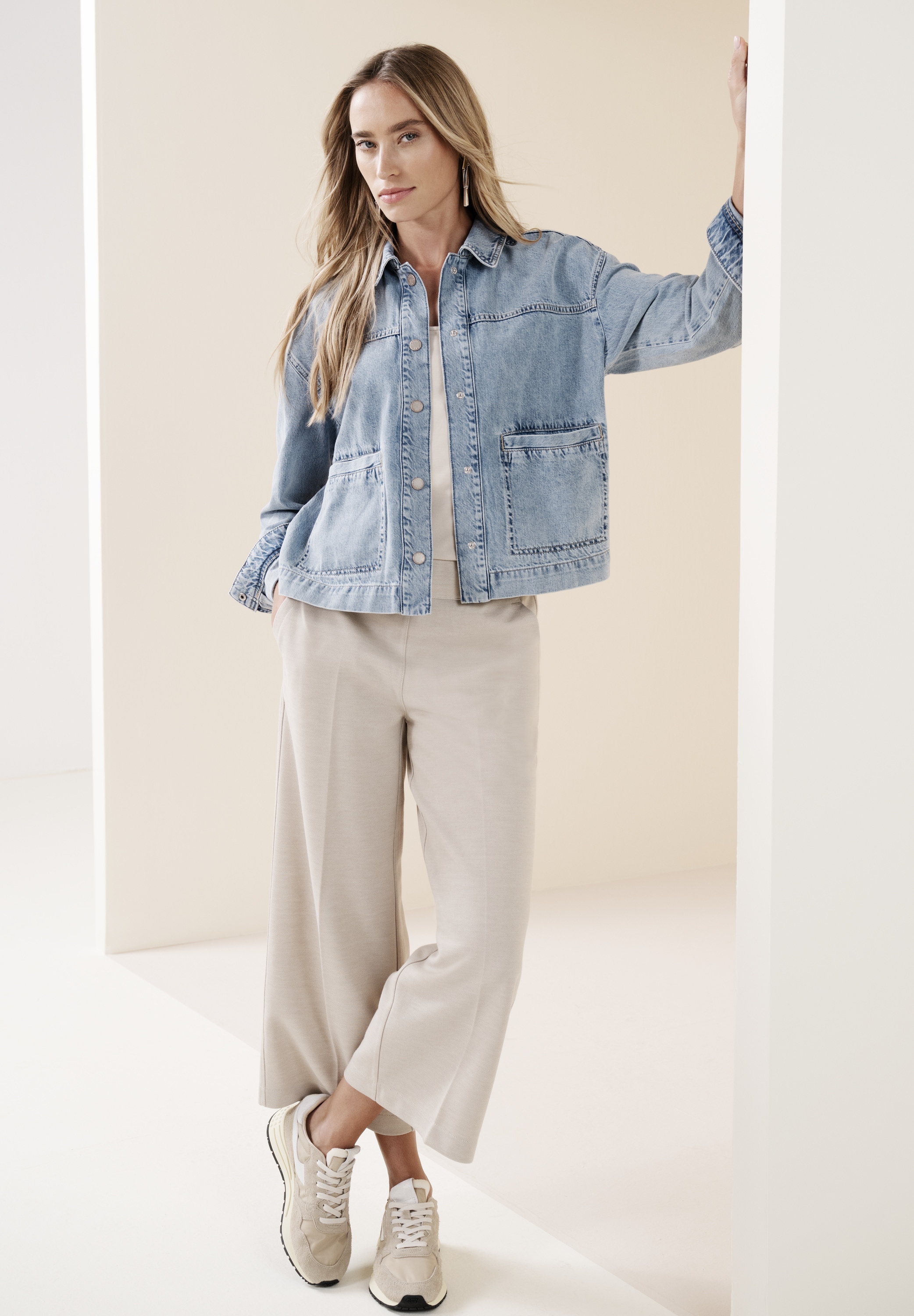 STREET ONE Veste en jean ohne Kapuze mit grossen Taschen und Hemdkragen