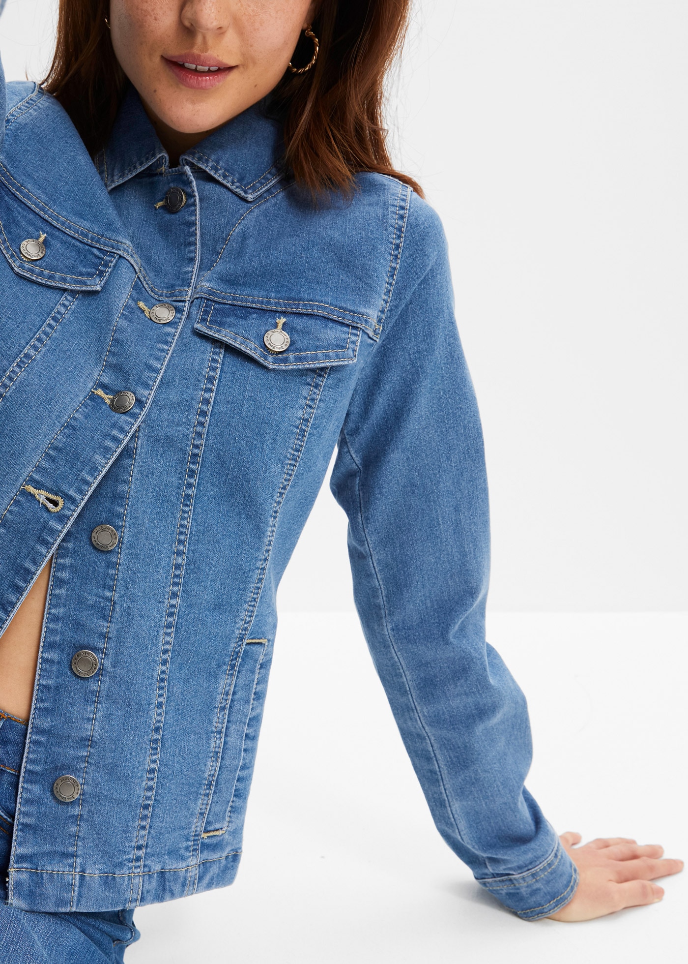 bonprix Veste en jean bequeme Passform, mit Brust- und Eingriffstaschen