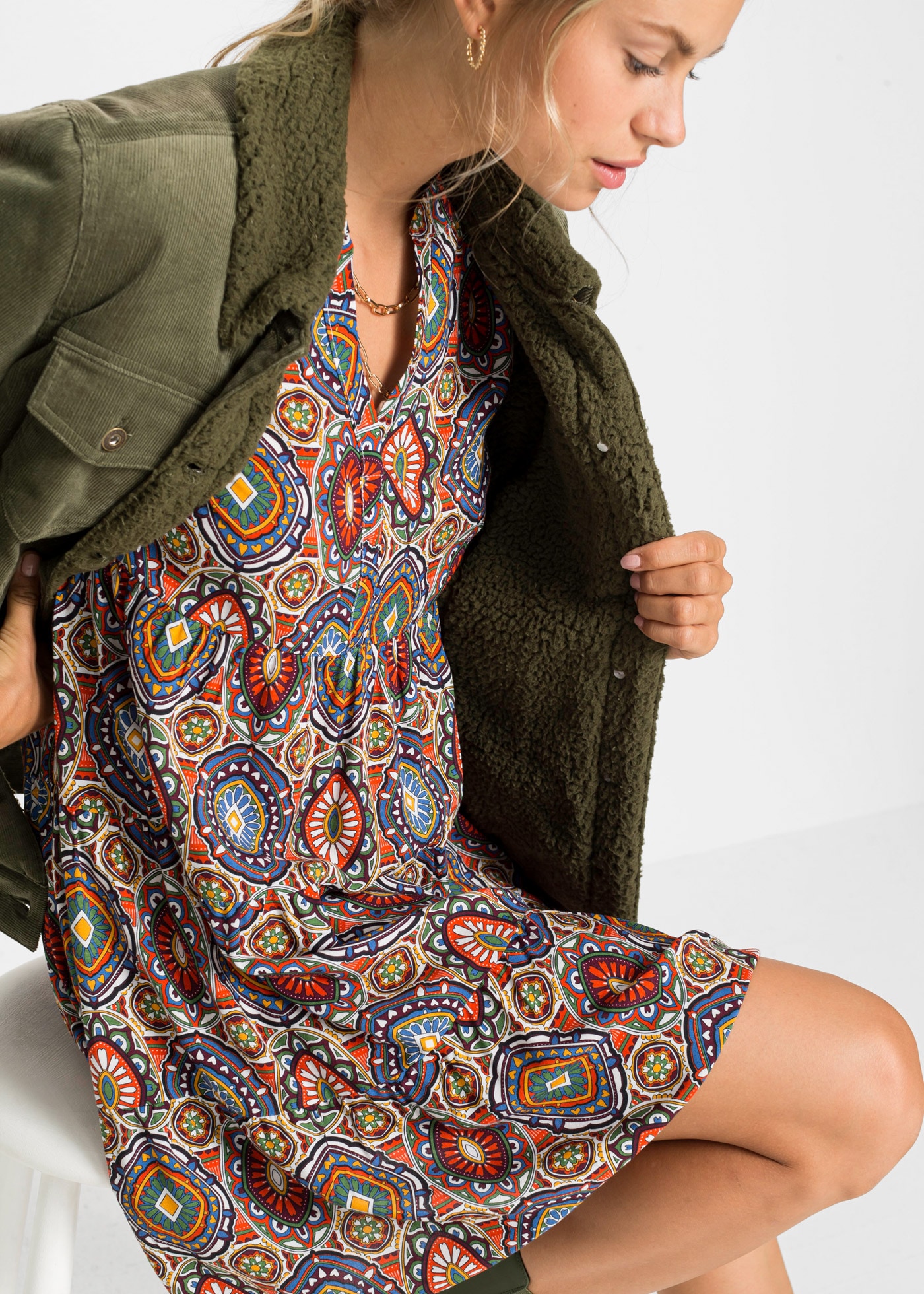 bonprix Minikleid »Minikleid aus fliessender Viskose« für eleganten Auftritt, aus Viskose, in A-Linie, mit 3/4-Ärmeln