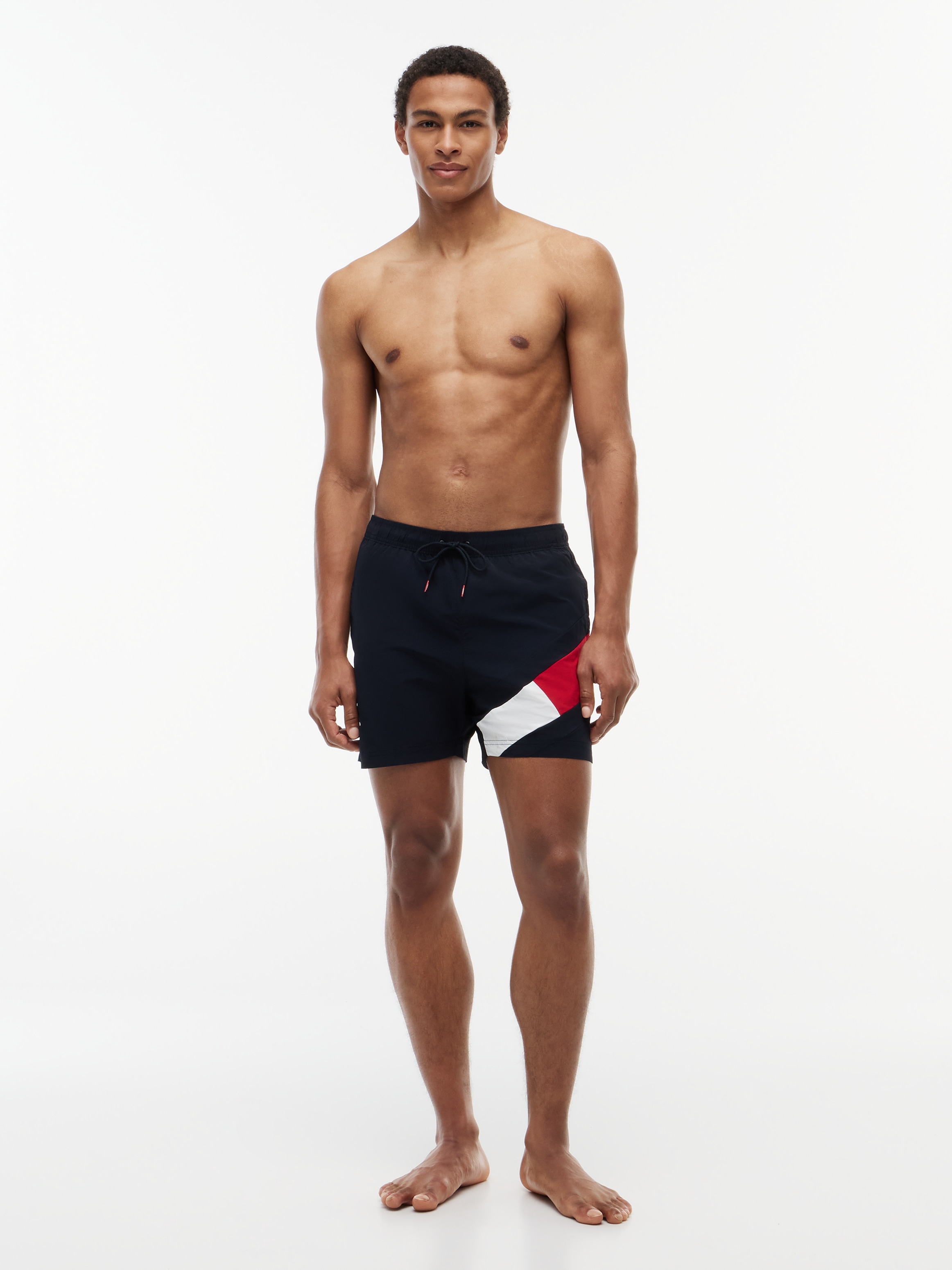 Tommy Hilfiger Swimwear Short de bain »SF MEDIUM DRAWSTRING« avec étiquette de marque Tommy Hilfiger