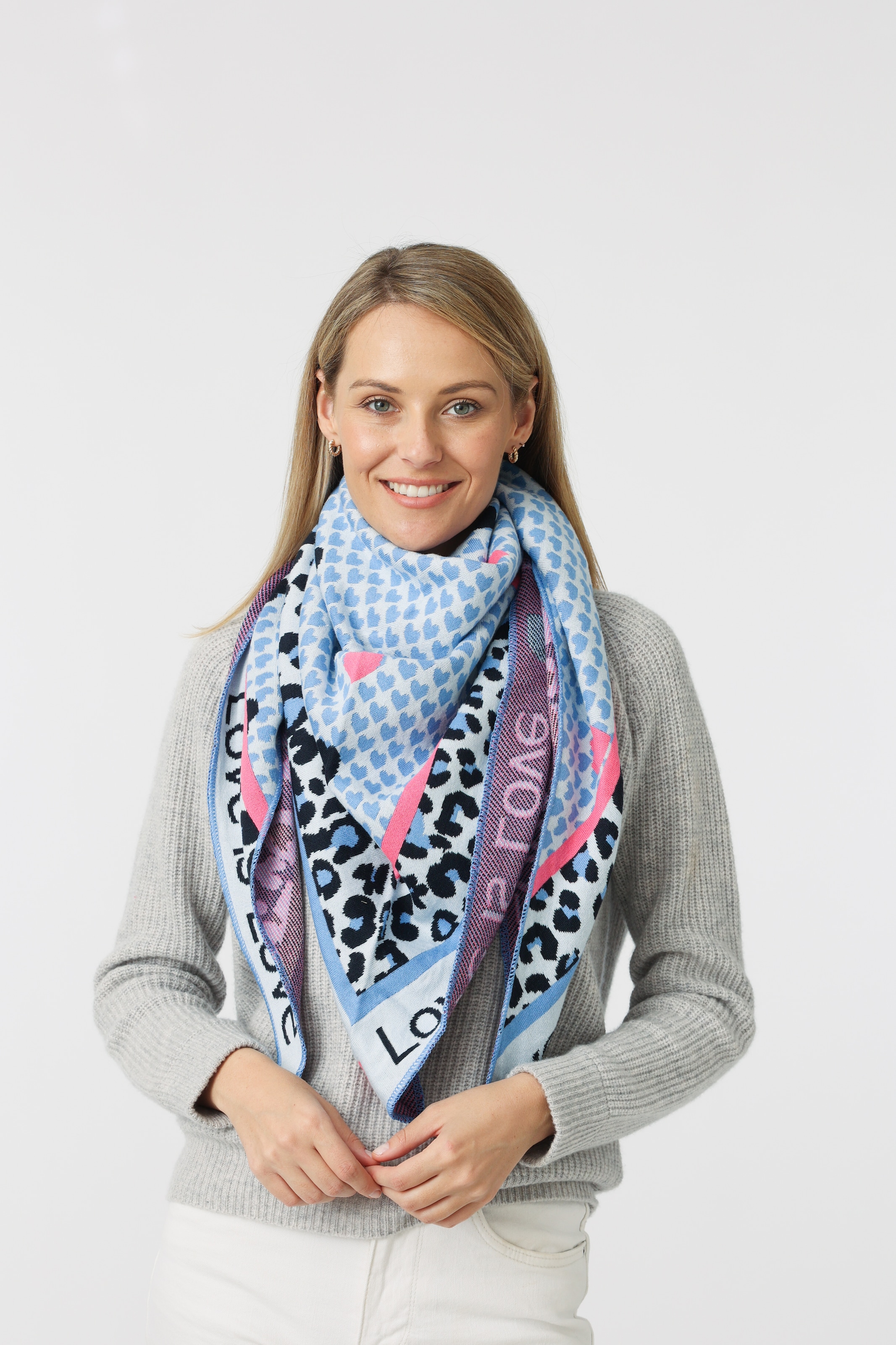 Zwillingsherz Foulard triangulaire »Love is Love« Feinstrick, Schriftzug, Animal-Muster, wärmend