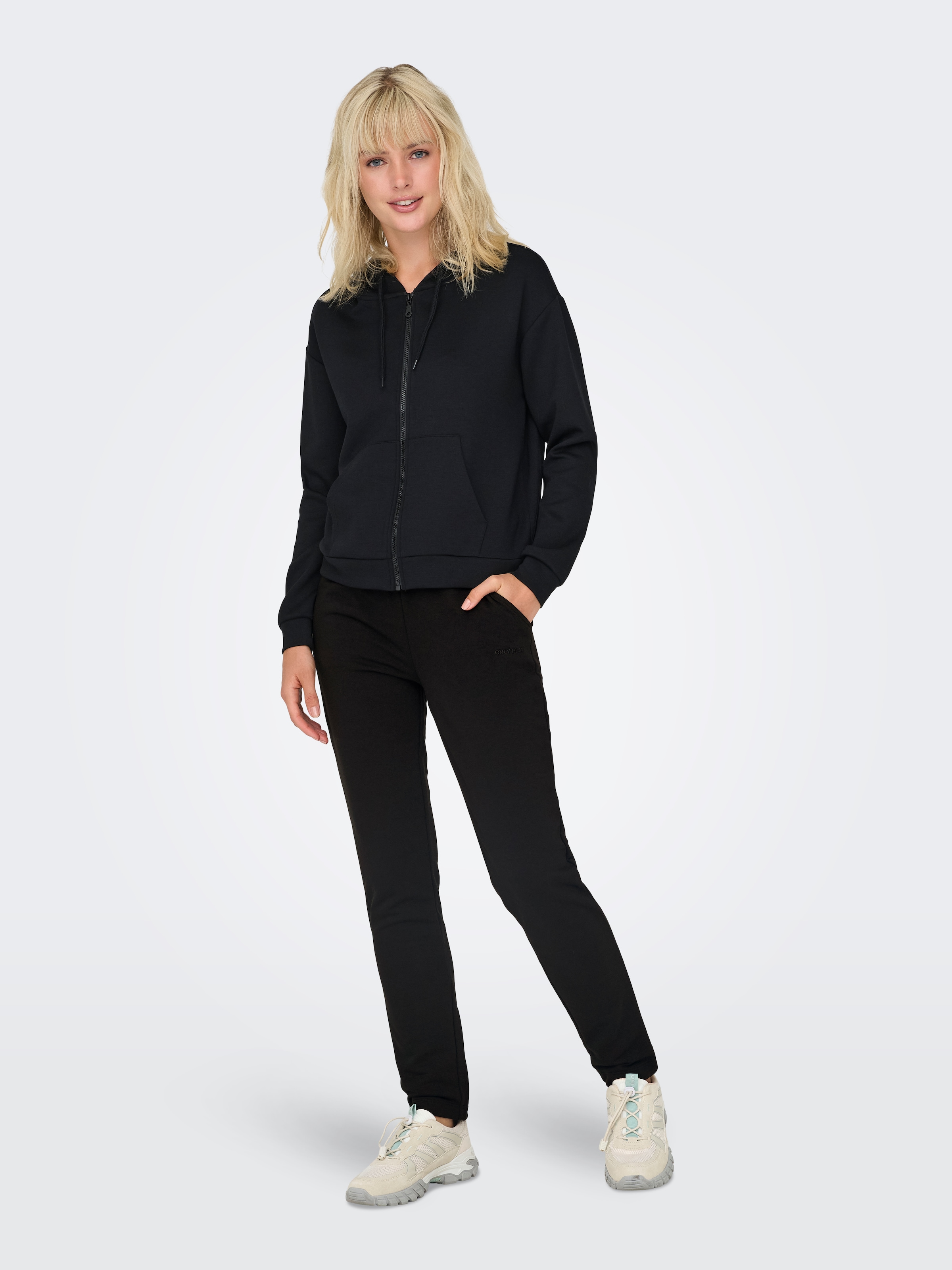 ONLY Play Pantalon sweat »ONPMELINA MW SLIM SWT PNT NOOS«