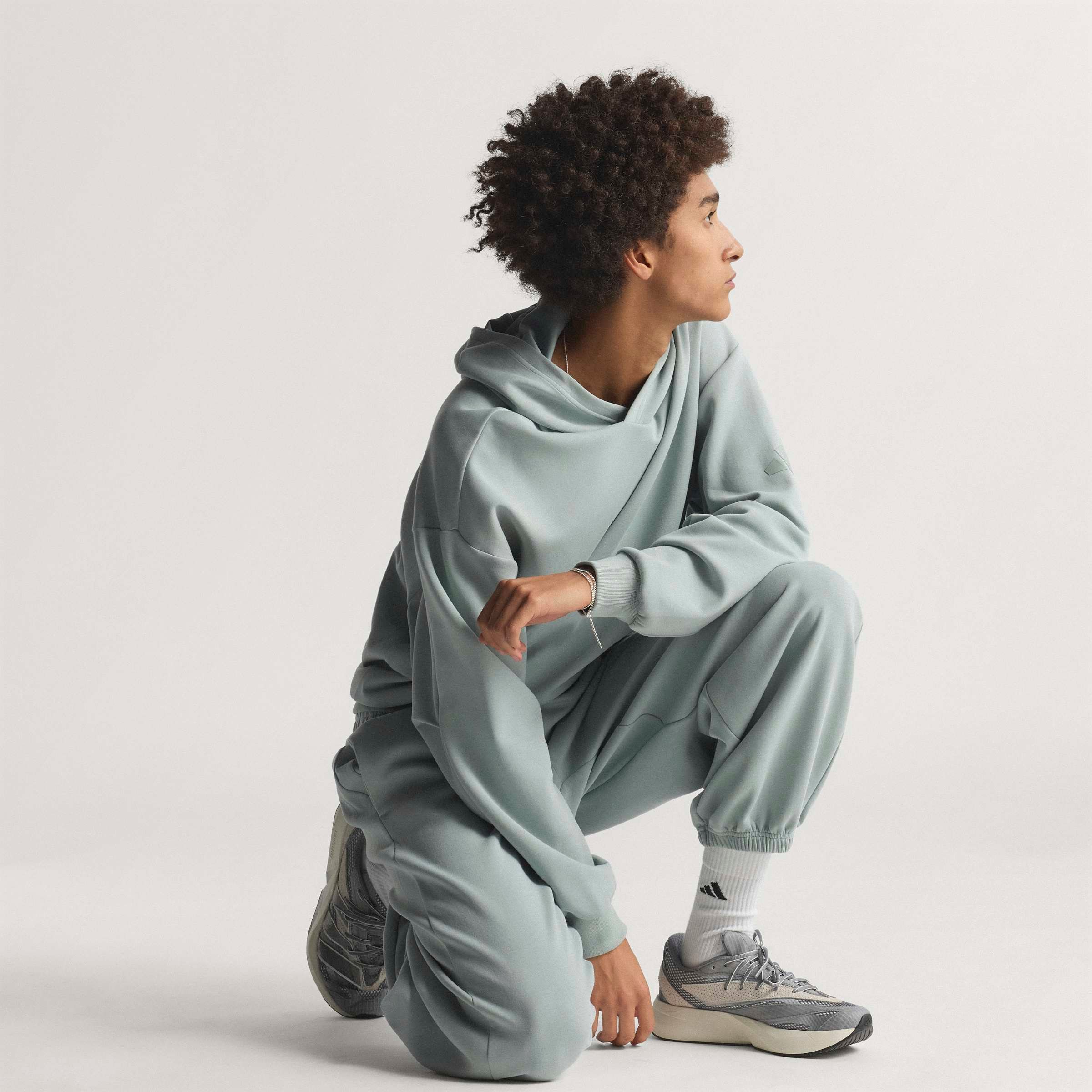 adidas Sportswear Sweat à capuche »SOFT LUX HOODIE«, mit Kapuze, für Sportmode und Freizeit, mit 3-Streifen-Logo-Print
