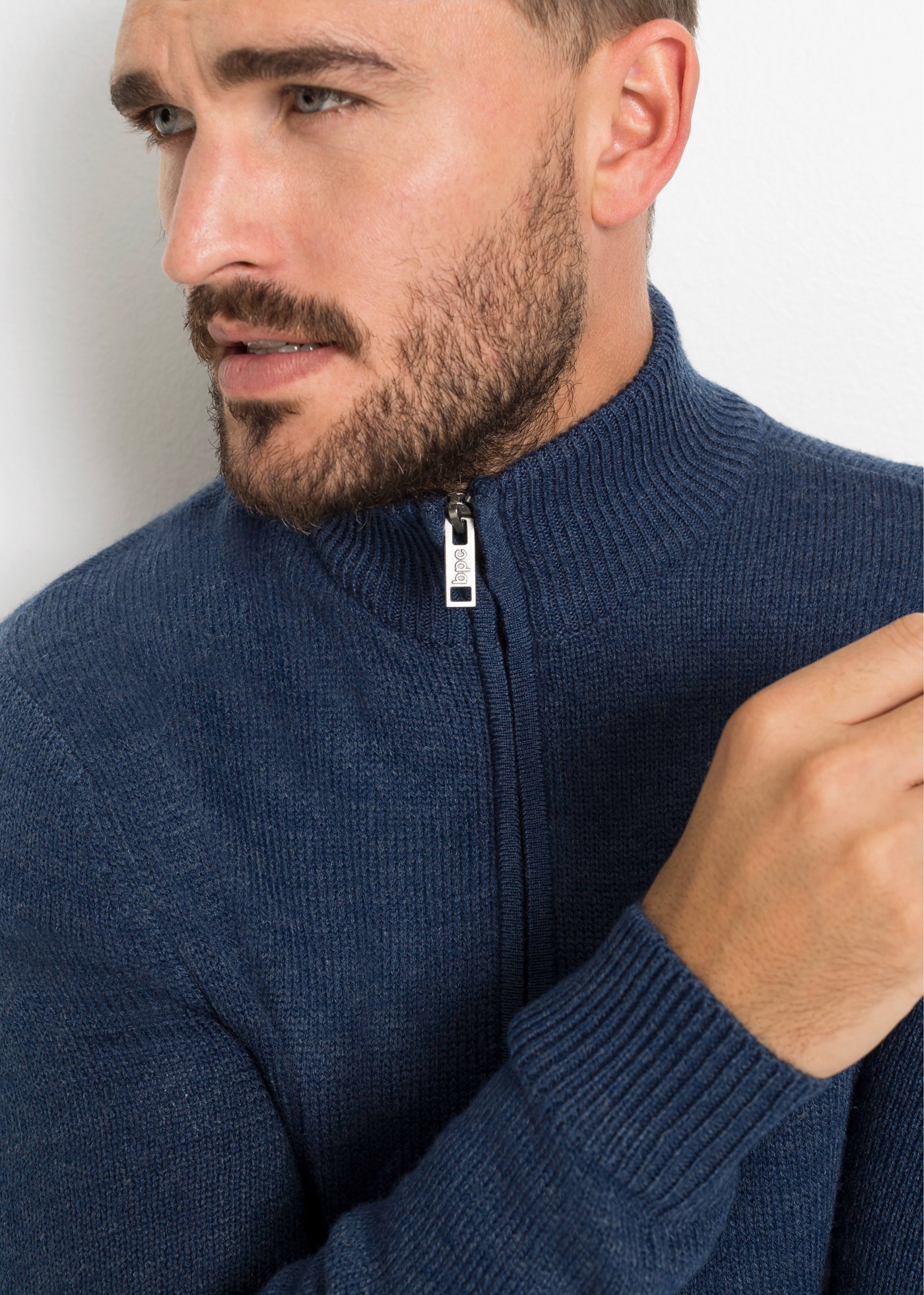 bonprix Veste en tricot »Feinstrickjacke« mit Stehkragen, Reissverschluss, Eingrifftaschen, Regular Fit