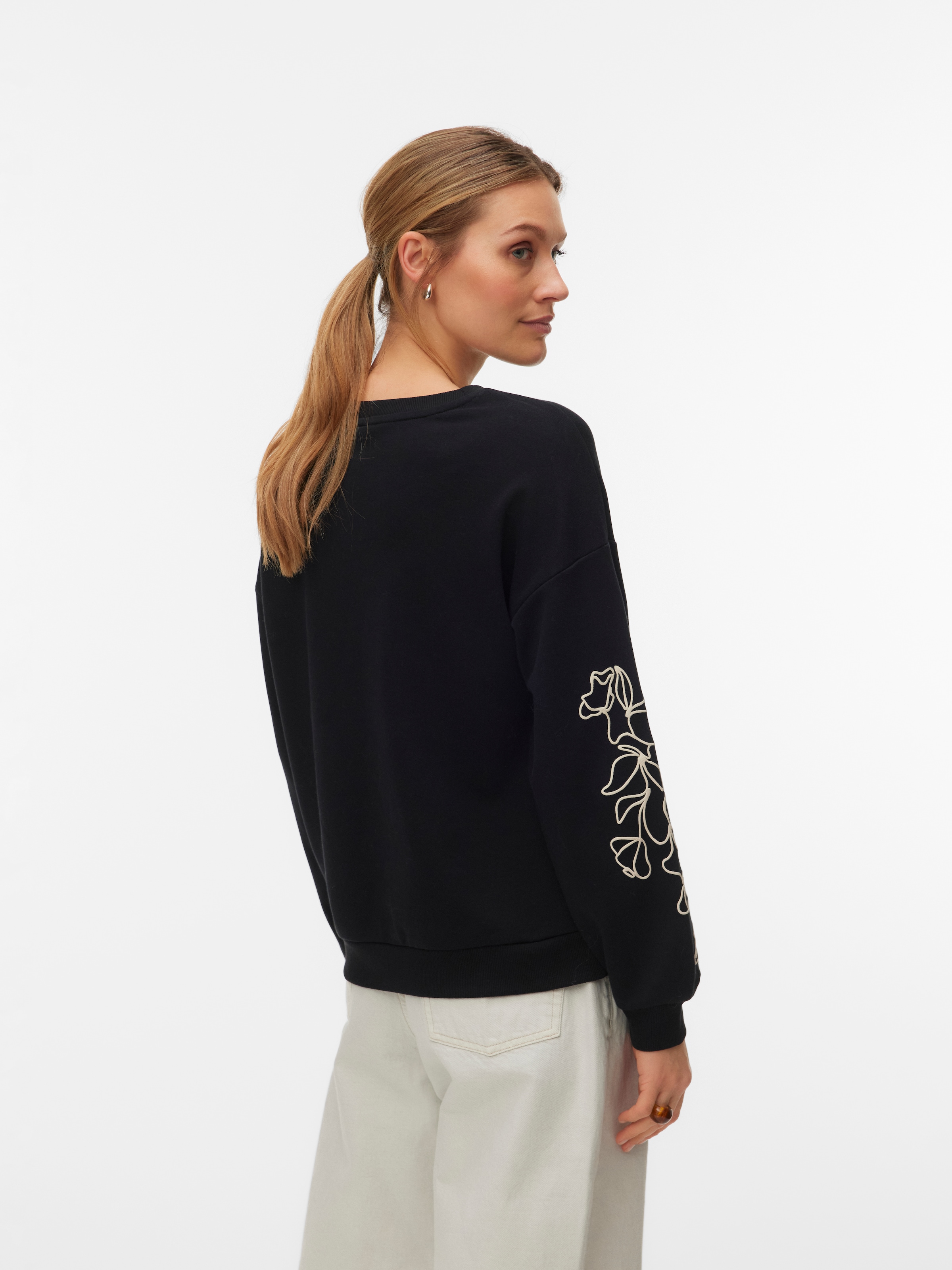 Vero Moda Sweat-shirt »VMLADA L/S O-NECK SWEATSHIRT JRS BTQ«, mélange coton, coupe régulière

