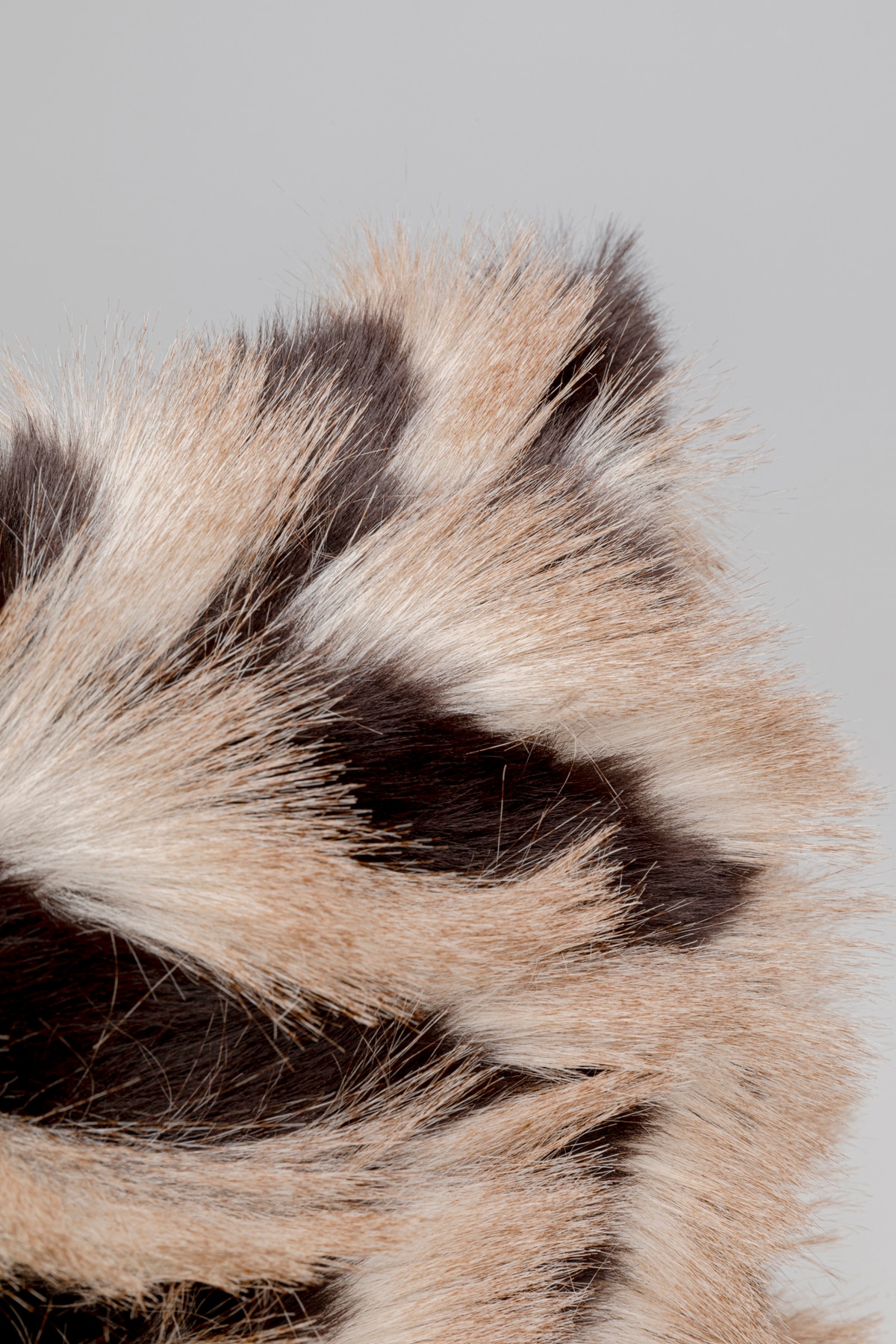 Kare Design Coussin décoratif »Glammer, Kissenhülle mit Füllung, 45x45 cm« stützt Kopf und Nacken angenehm und sorgt für erholsamen Schlaf