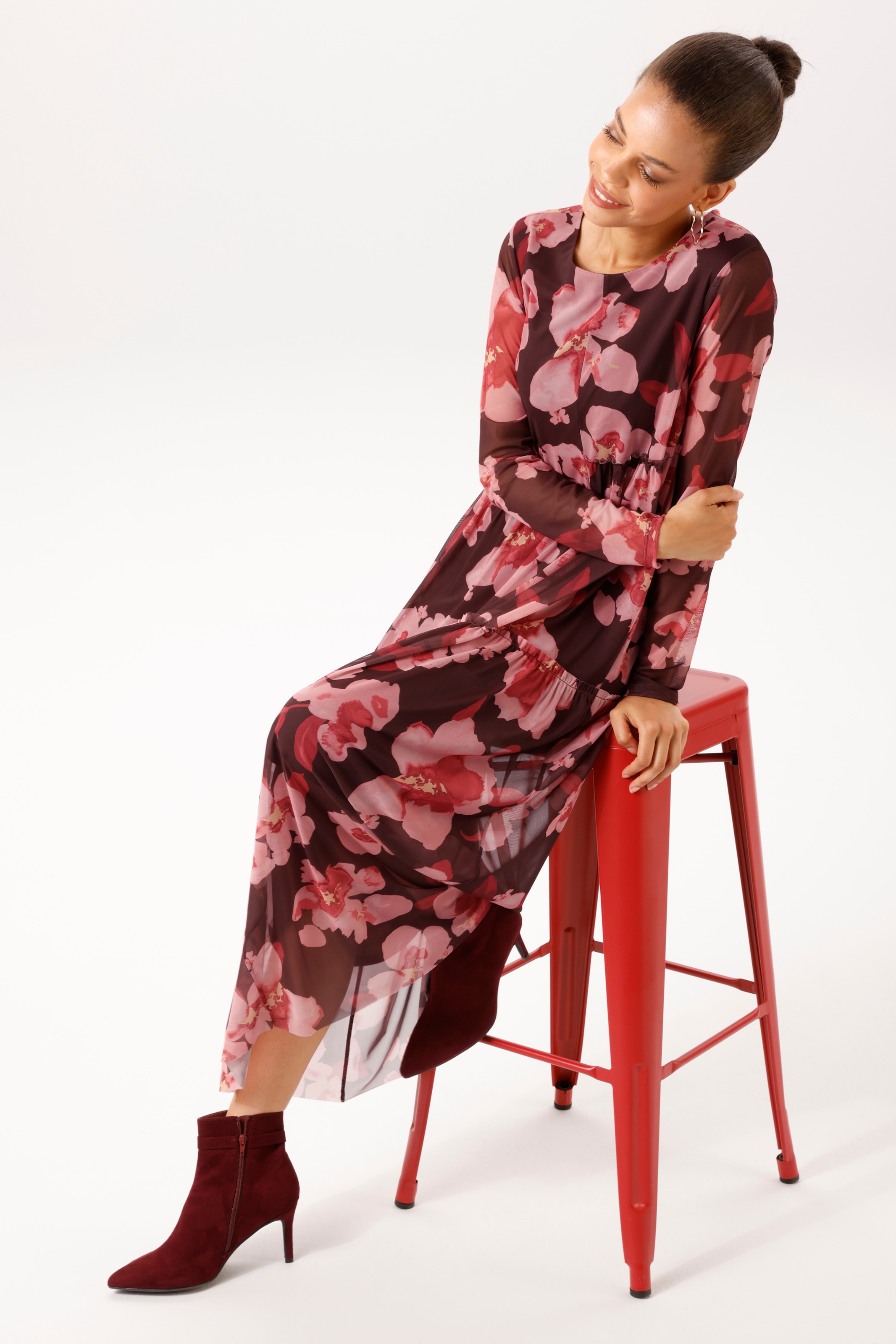 Aniston CASUAL Maxi robe imprimé de grandes fleurs décoratives - NOUVELLE COLLECTION