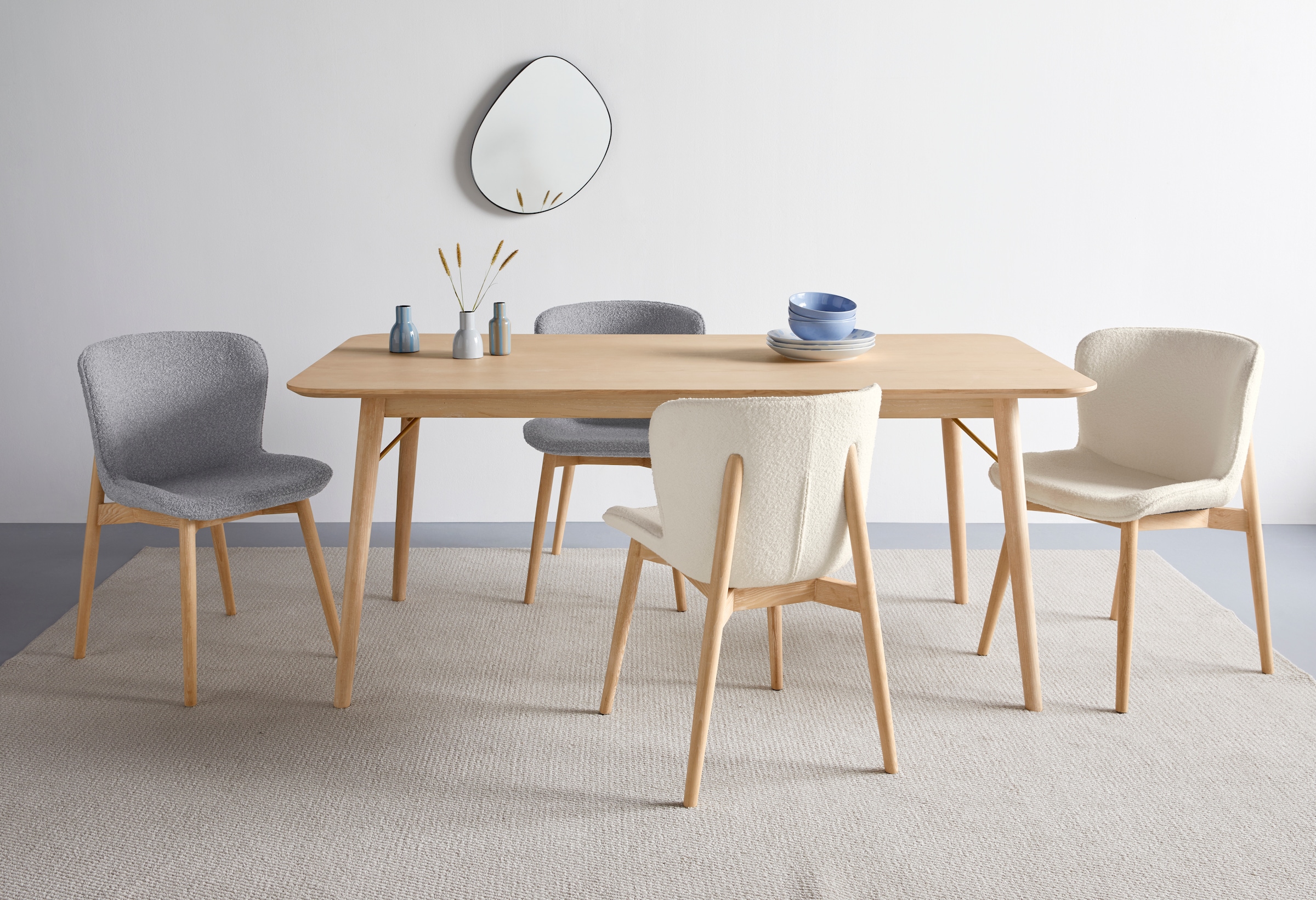 s.Oliver Esszimmerstuhl »Kailee« (Set) 2 Stk.weicher Bouclé-Bezug, ergonomisches Design, Eschenholzgestell