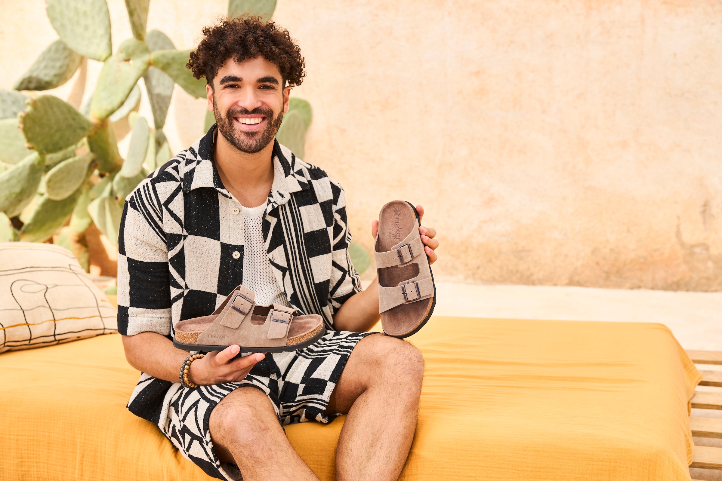 Rieker Pantolette  Sommerschuh, Strandschuh, Hausschuh mit bequemem Fussbett