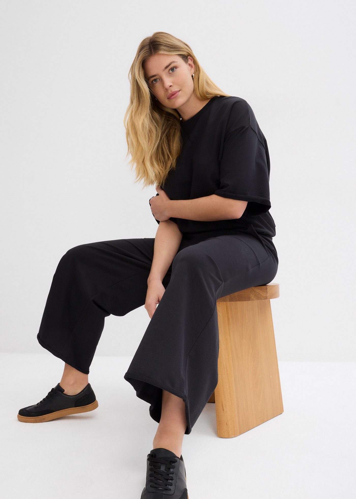 bonprix Pantalon sweat  aus Baumwolle, lockere Passform, weites Bein, bequemer Bund