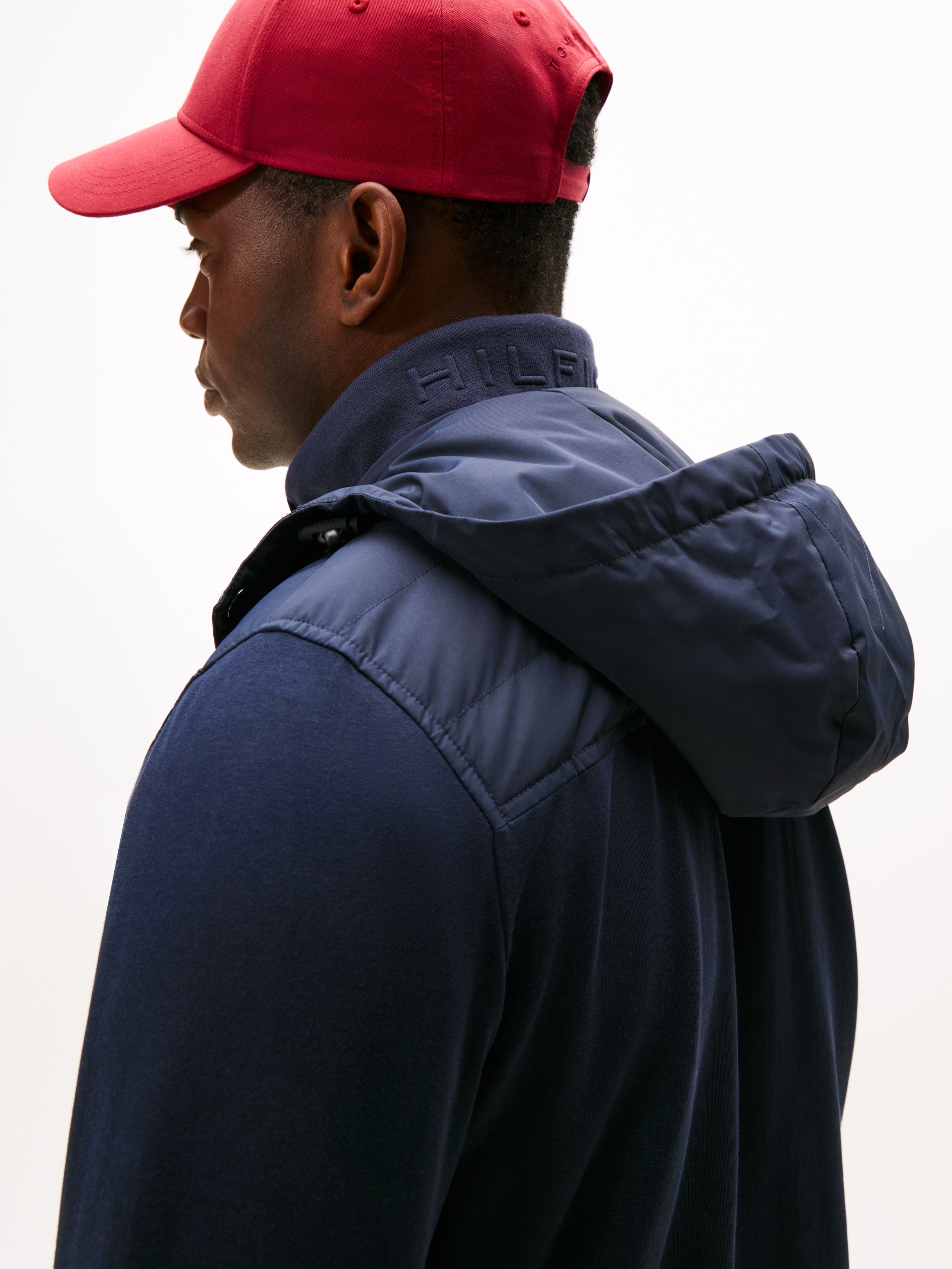 Tommy Hilfiger Steppjacke »MIX MEDIA HOODED ZIP THROUGH« mit Kapuze mit gesteppten Einsatz, abnehmbare Kapuze, Stehkragen, regular fit