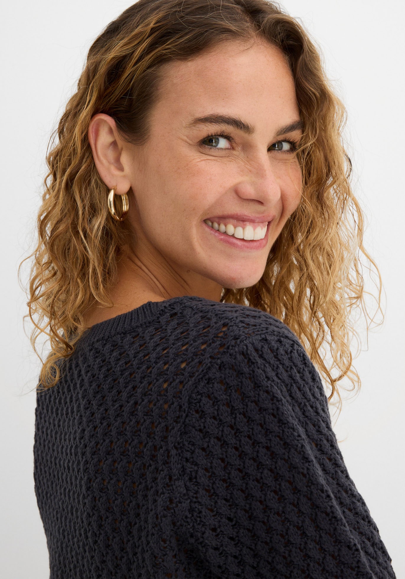 bonprix Pull en tricot Tricot structuré avec une forte teneur en coton, col rond,
