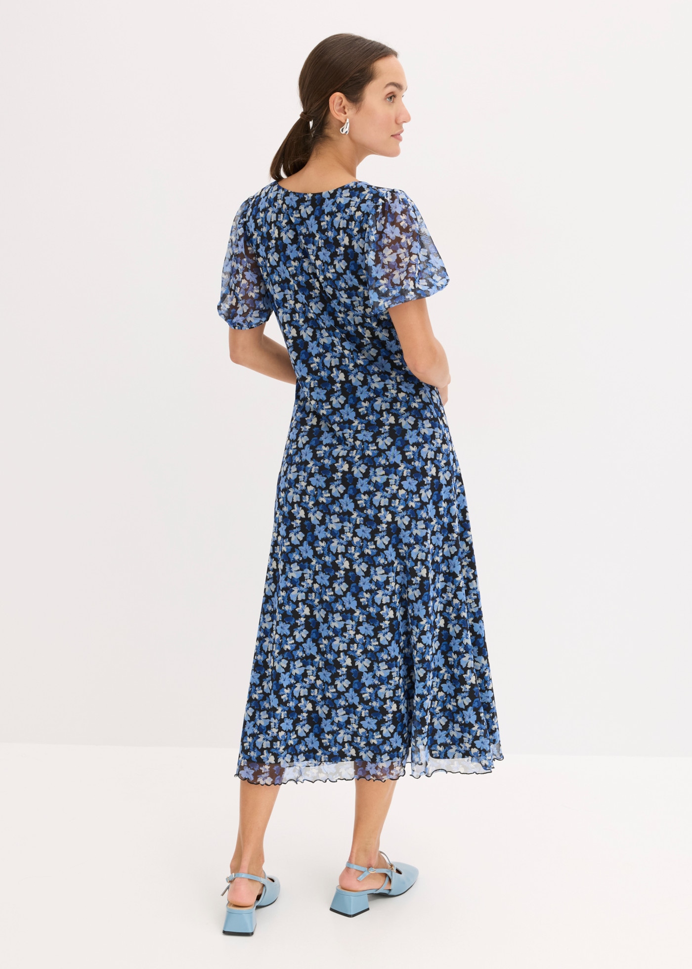 bonprix Robe midi robe midi en mesh féminine, avec fronces devant, coupe regular fit