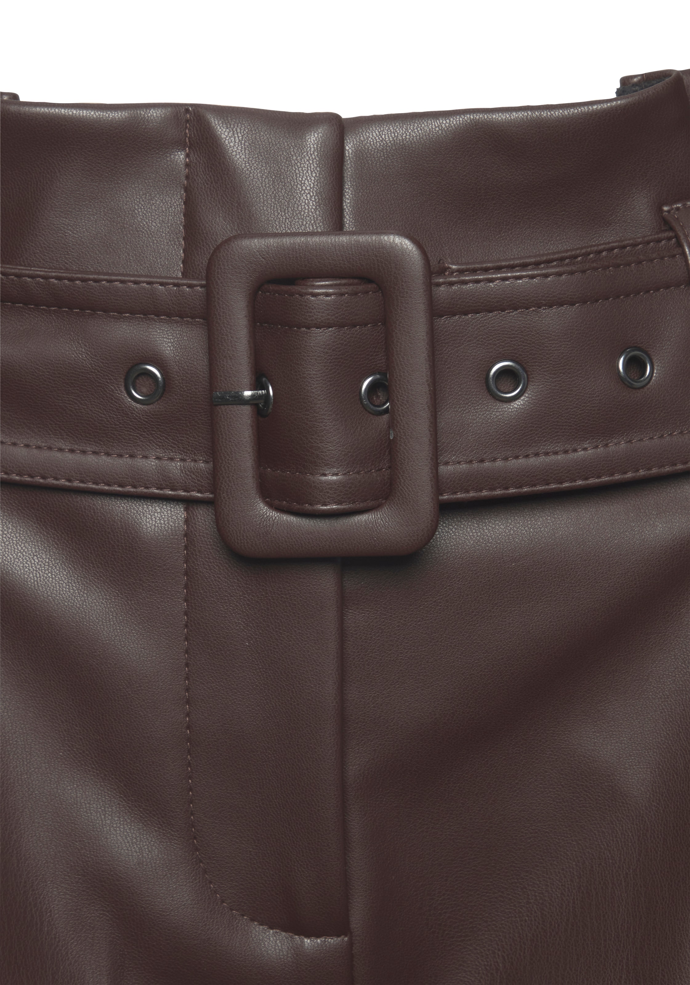 LASCANA Short »aus angenehmen Lederimitat«  en simili cuir, short en cuir synthétique, élégant, tendance