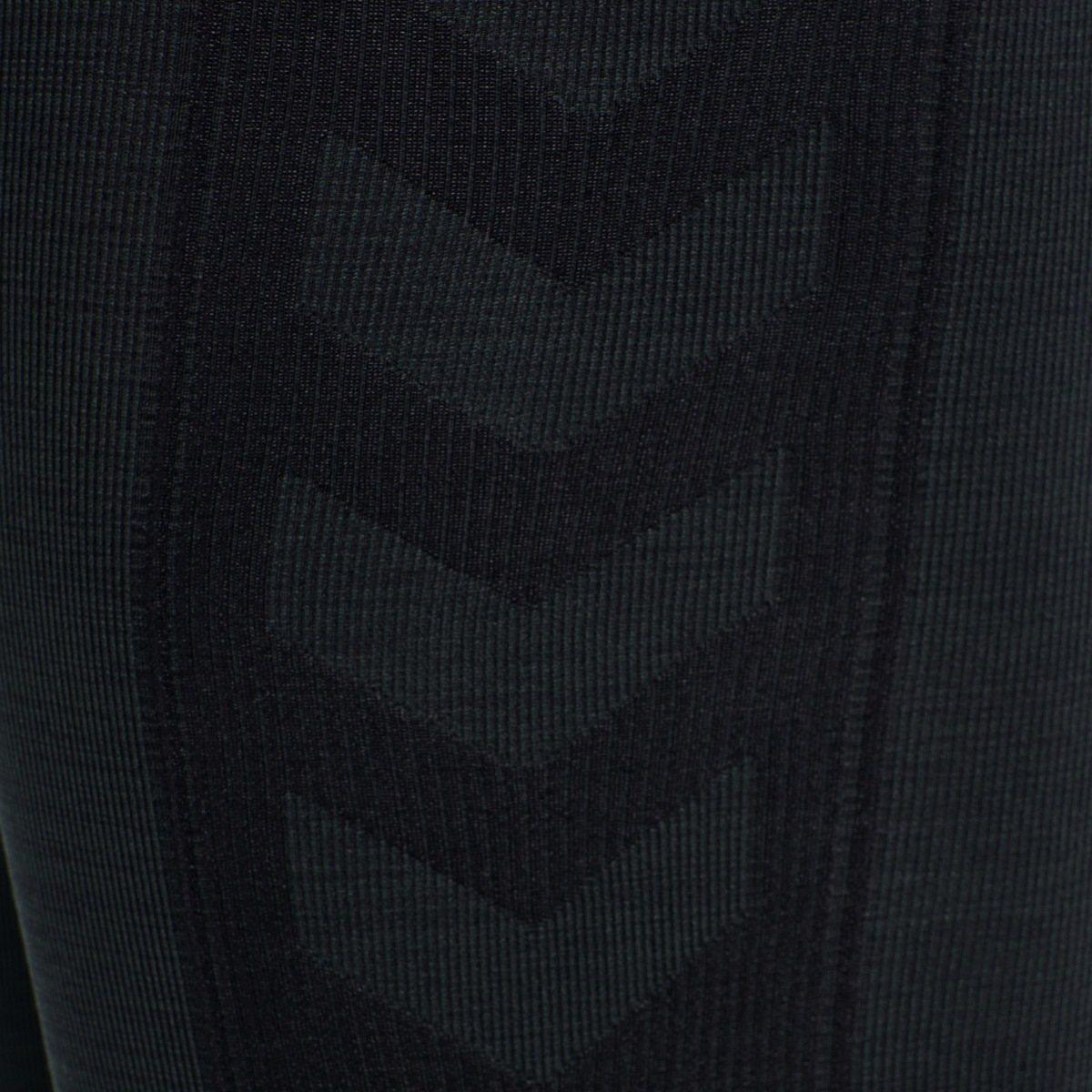 hummel Short d'entraînement »HMLCLEA SEAMLESS CYCLING SHORTS«  fabrication sans couture, avec technologie BEECOOL®, matériau extensible