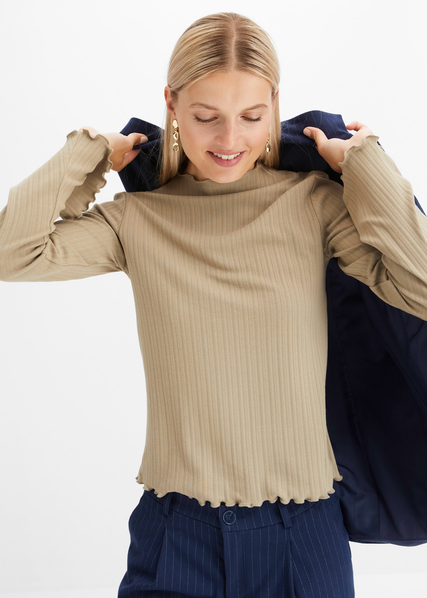 bonprix Langarmshirt »Geripptes Langarmshirt« schmale Passform, mit Trompetenärmeln, ohne Verschluss und Kragen