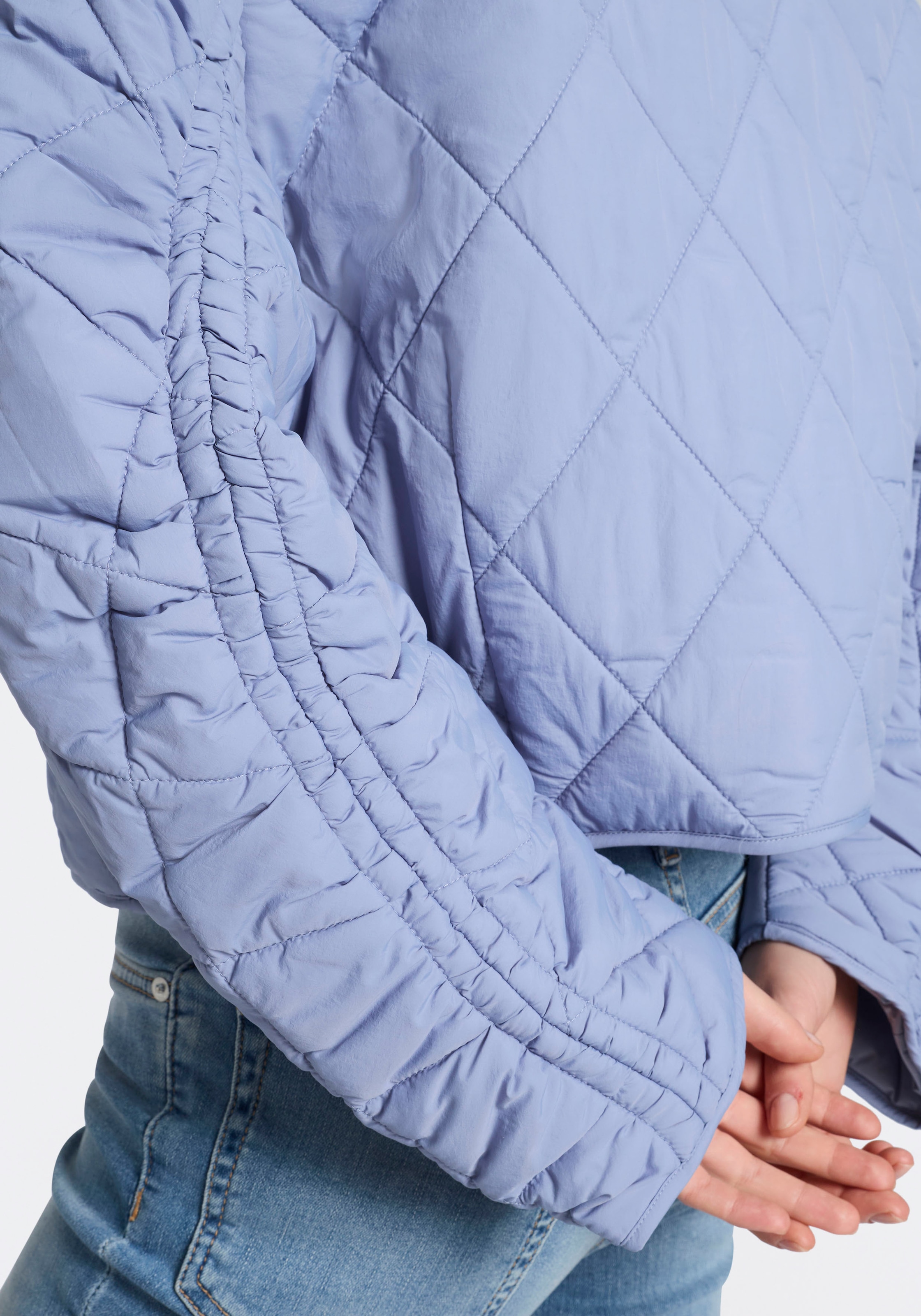 BOSS ORANGE Veste matelassée »Paressa Premium Damenmode« Übergangsjacke mit Raffung an den Ärmeln