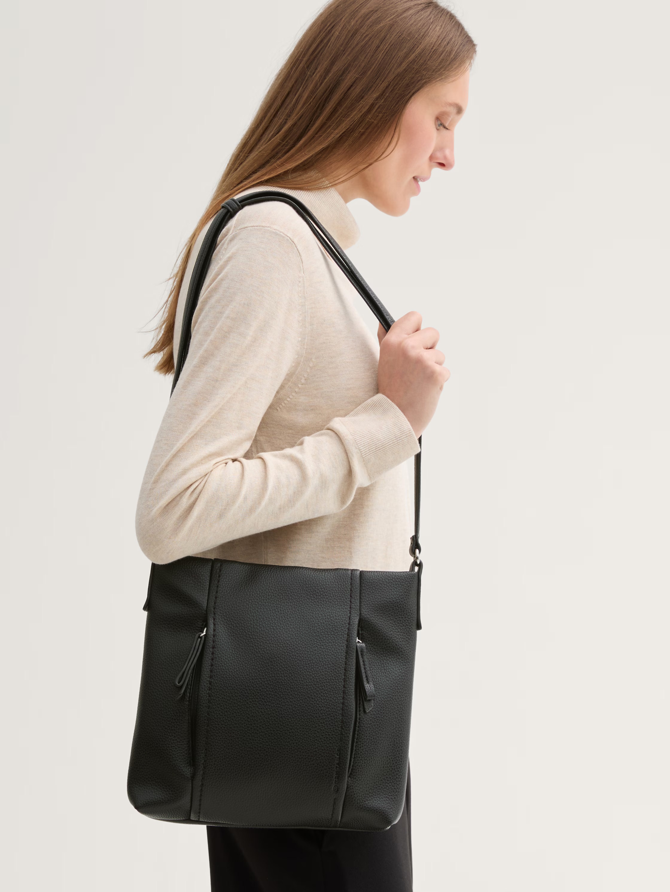 TOM TAILOR Umhängetasche »Beca« aus hochwertigem Kunstleder mit funktionalen Details