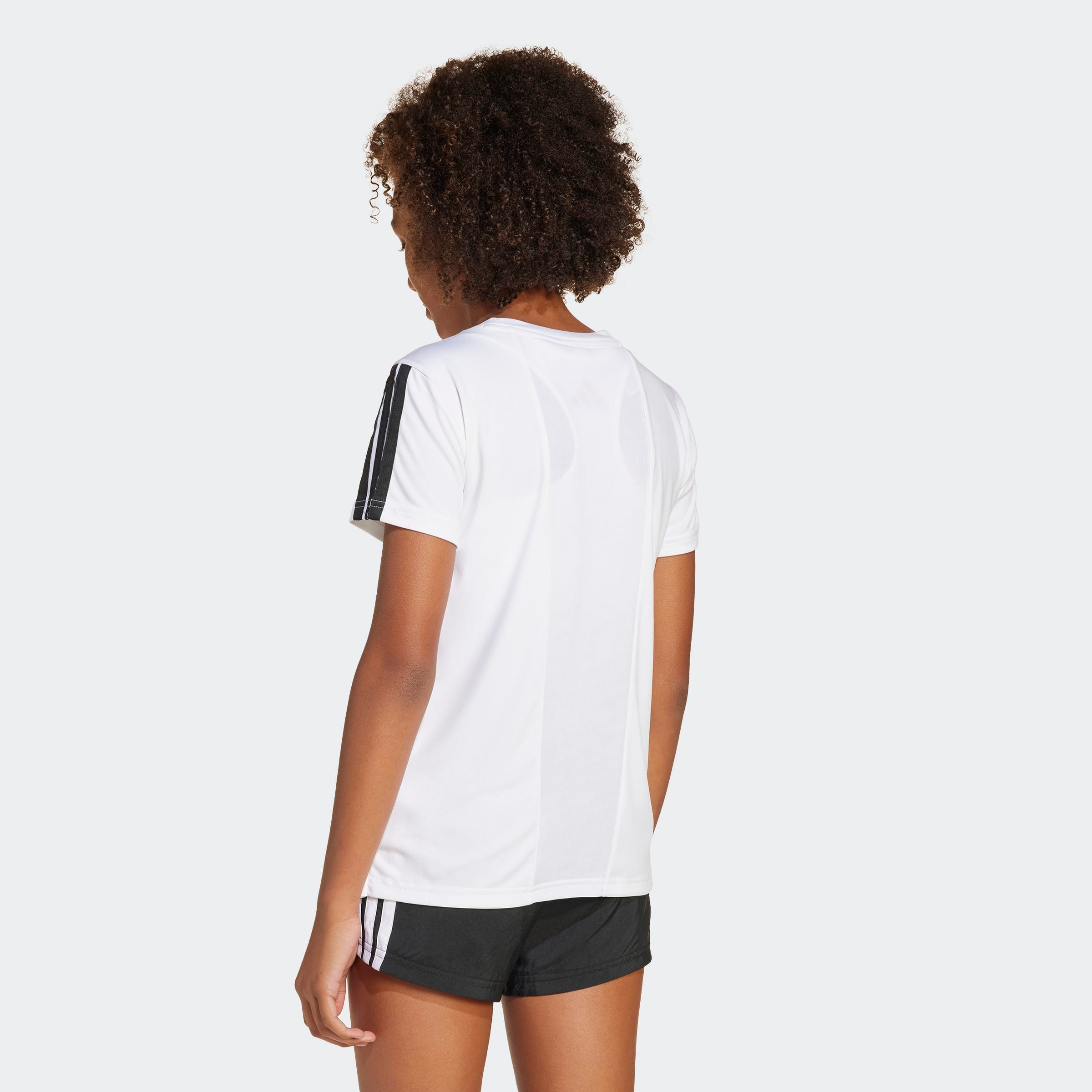 adidas Sportswear T-Shirt »JG TR-ES 3S TEE« für Kinder, mit sportlichem Stil, Kurzarmdesign, ohne Verschluss