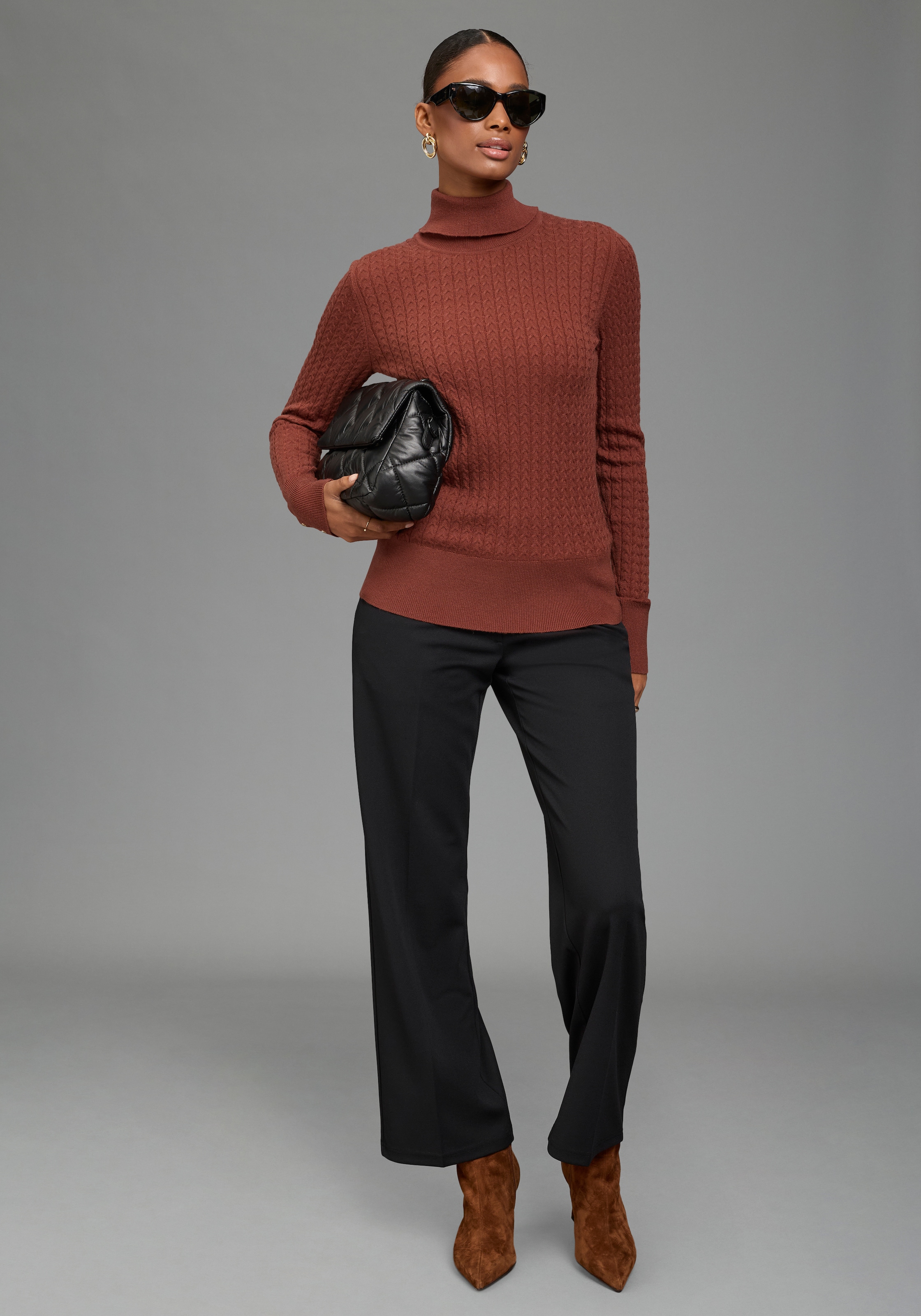 Laura Scott Rollkragenpullover »aus Feinstrick, figurbetonte Passform« mit Zopfstrickmuster und Knopfdetails