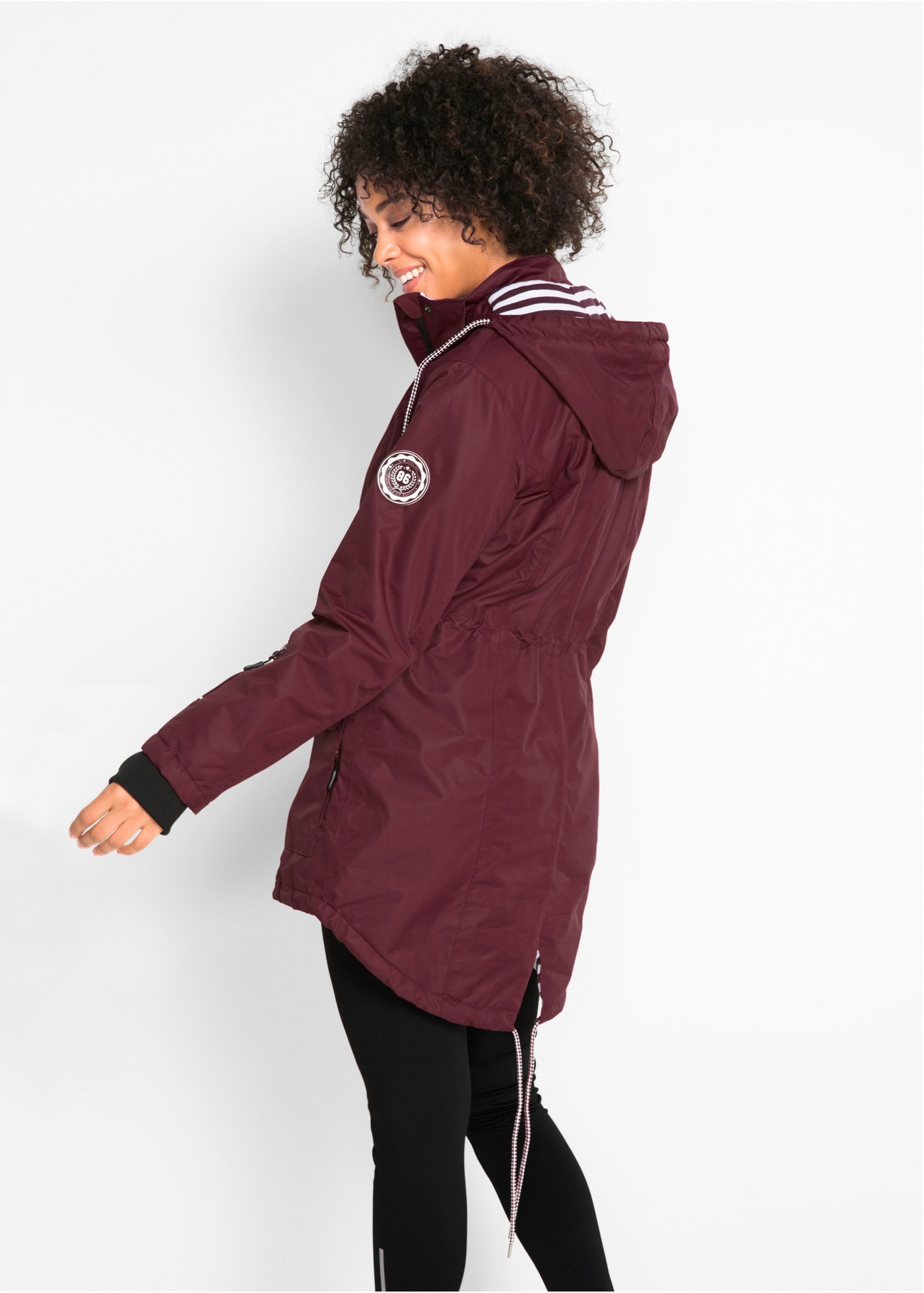 bonprix Veste fonctionnelle avec capuche coupe parka, plus long à l'arrière, fermeture éclair à deux sens