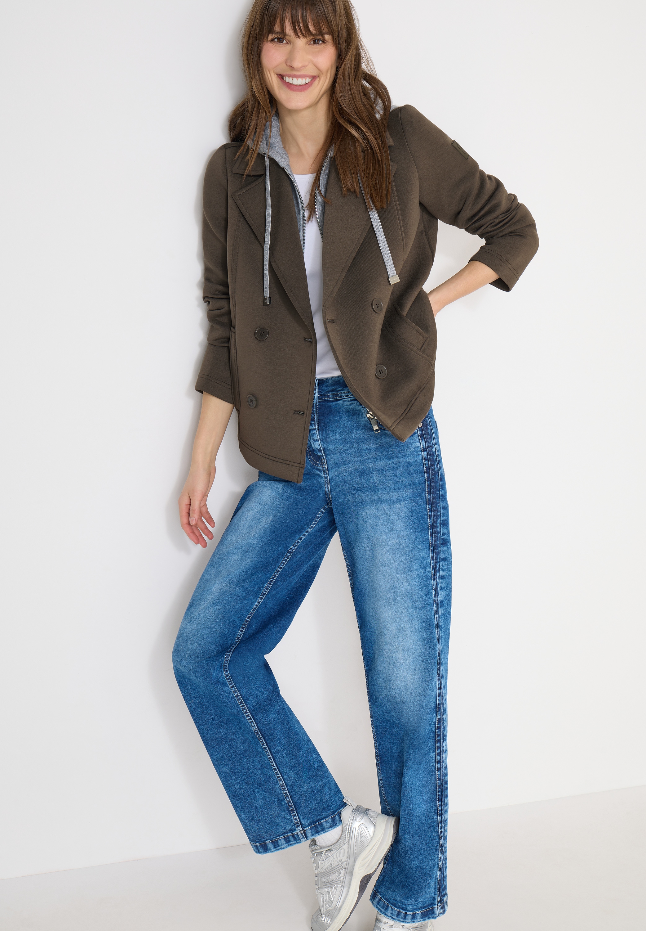 Cecil Caban mit Kapuze mit Reverskragen und Kapuze