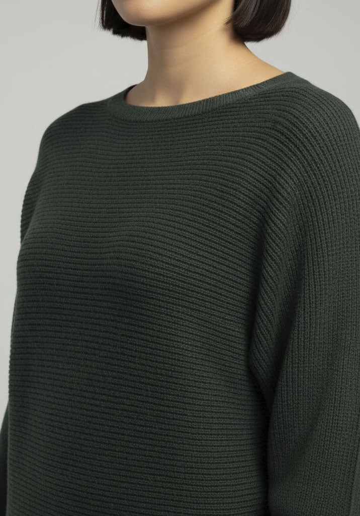 Laura Scott Robe en tricot mit Fledermausärmeln und Rippstrick - NEUE KOLLEKTION