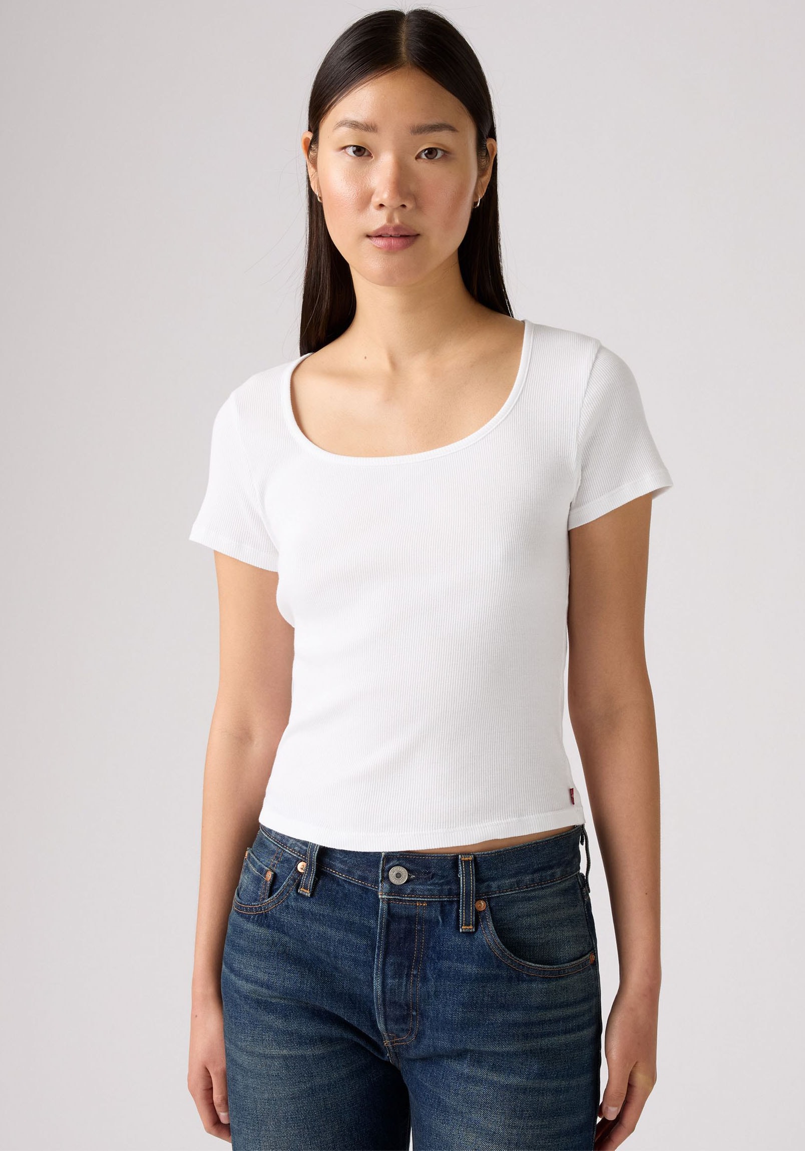 Levi's® T-Shirt »ESSENTIAL SQRD NE« Feinrippqualität