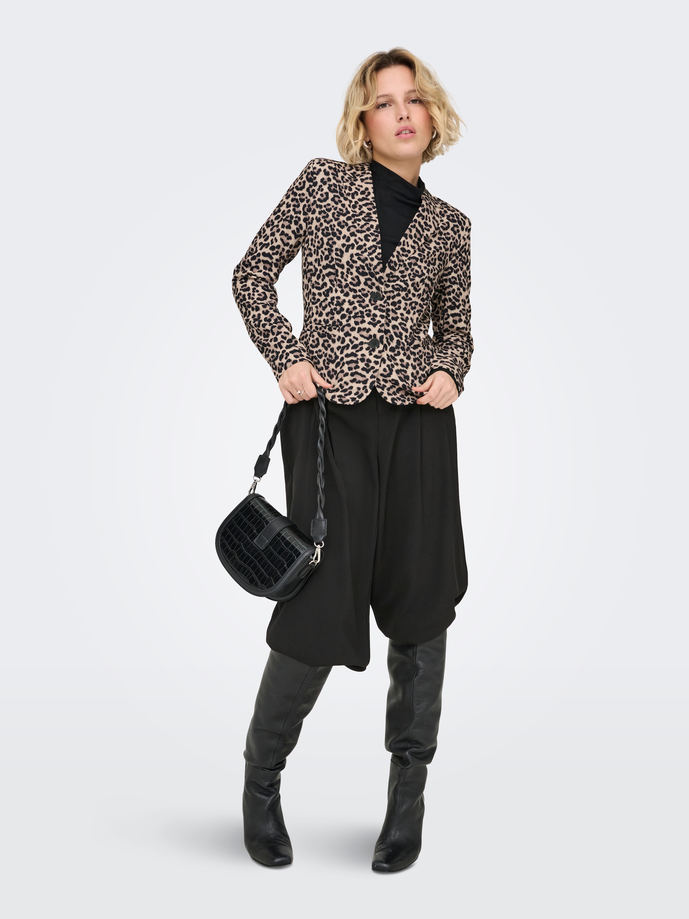 ONLY Kurzblazer »ONLELISIA LIFE L/S AOP BLAZER TLR« Materialmix, regular fit