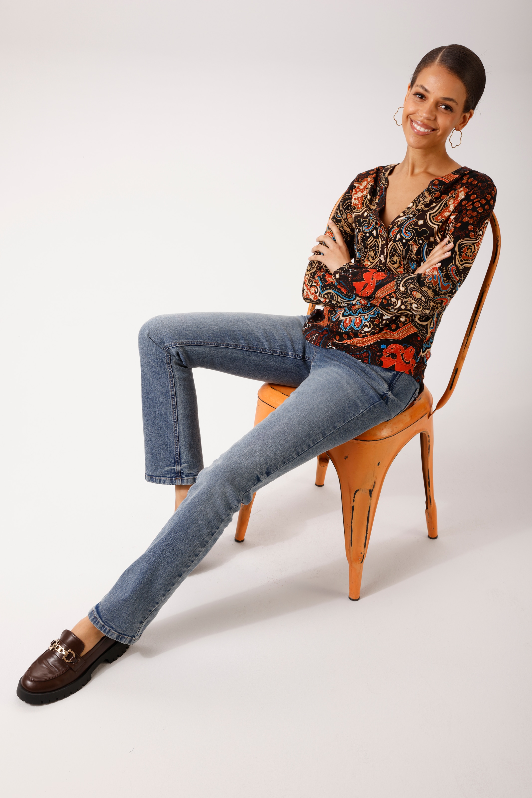 Aniston CASUAL Blouse à enfiler avec imprimé ornemental coloré et fantaisiste - NOUVELLE COLLECTION